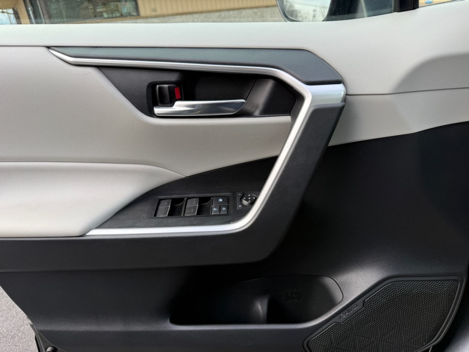 2022 Toyota RAV4 Hybrid XLE, 39332, Photo