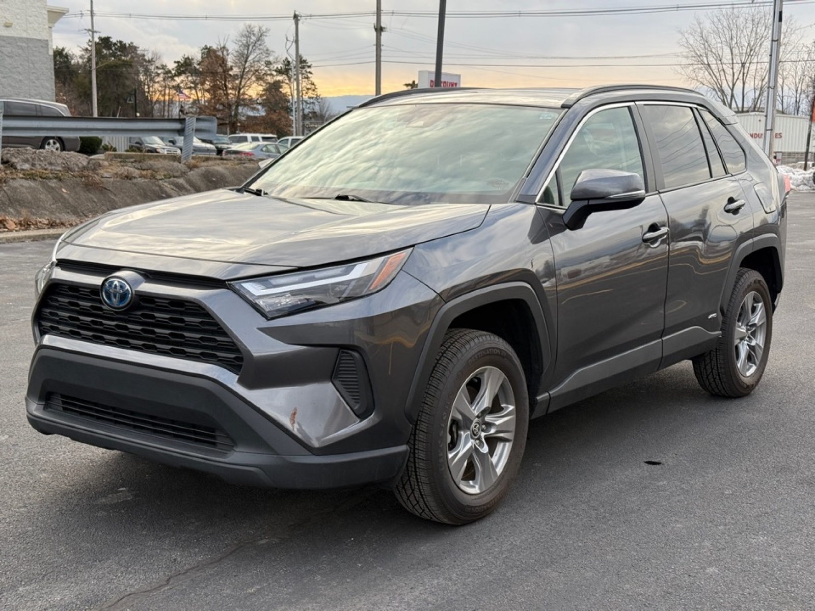 2022 Toyota RAV4 Hybrid XLE, 39332, Photo