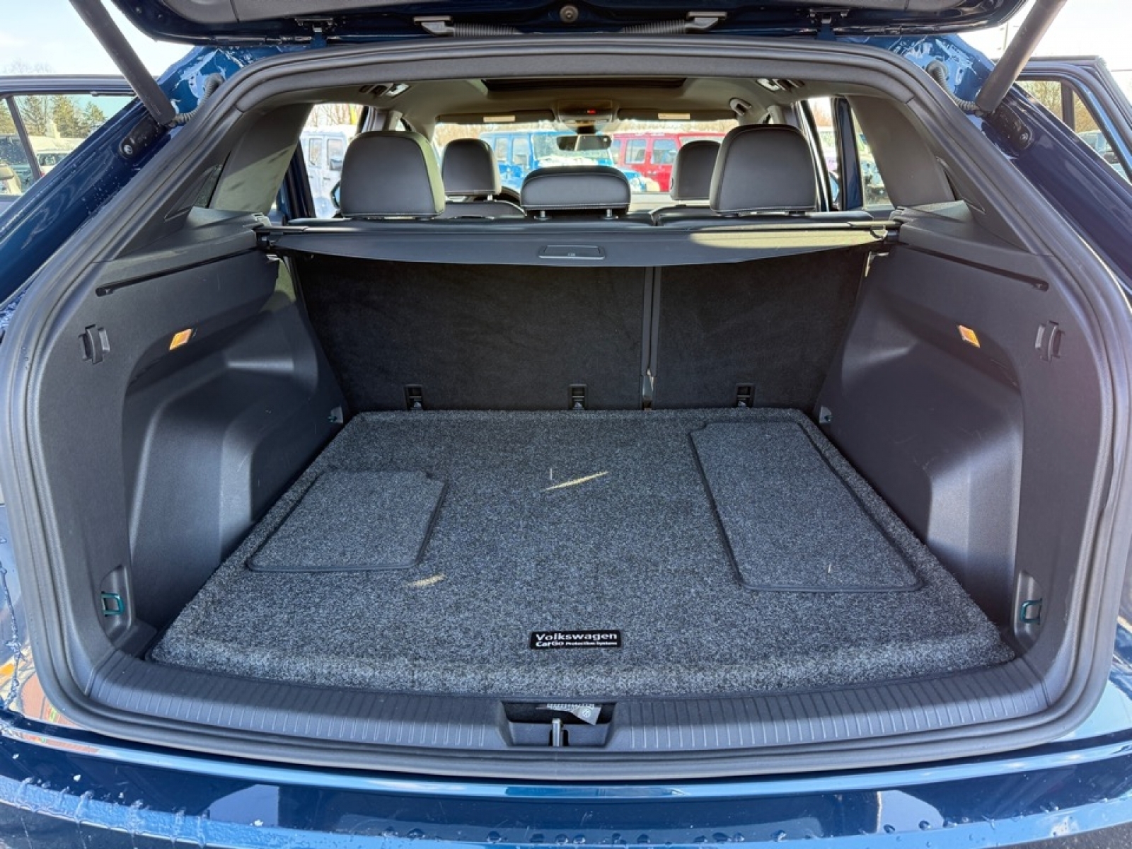 2022 Volkswagen Atlas Cross Sport 3.6L V6 SEL Premium R-Line, 39252, Photo