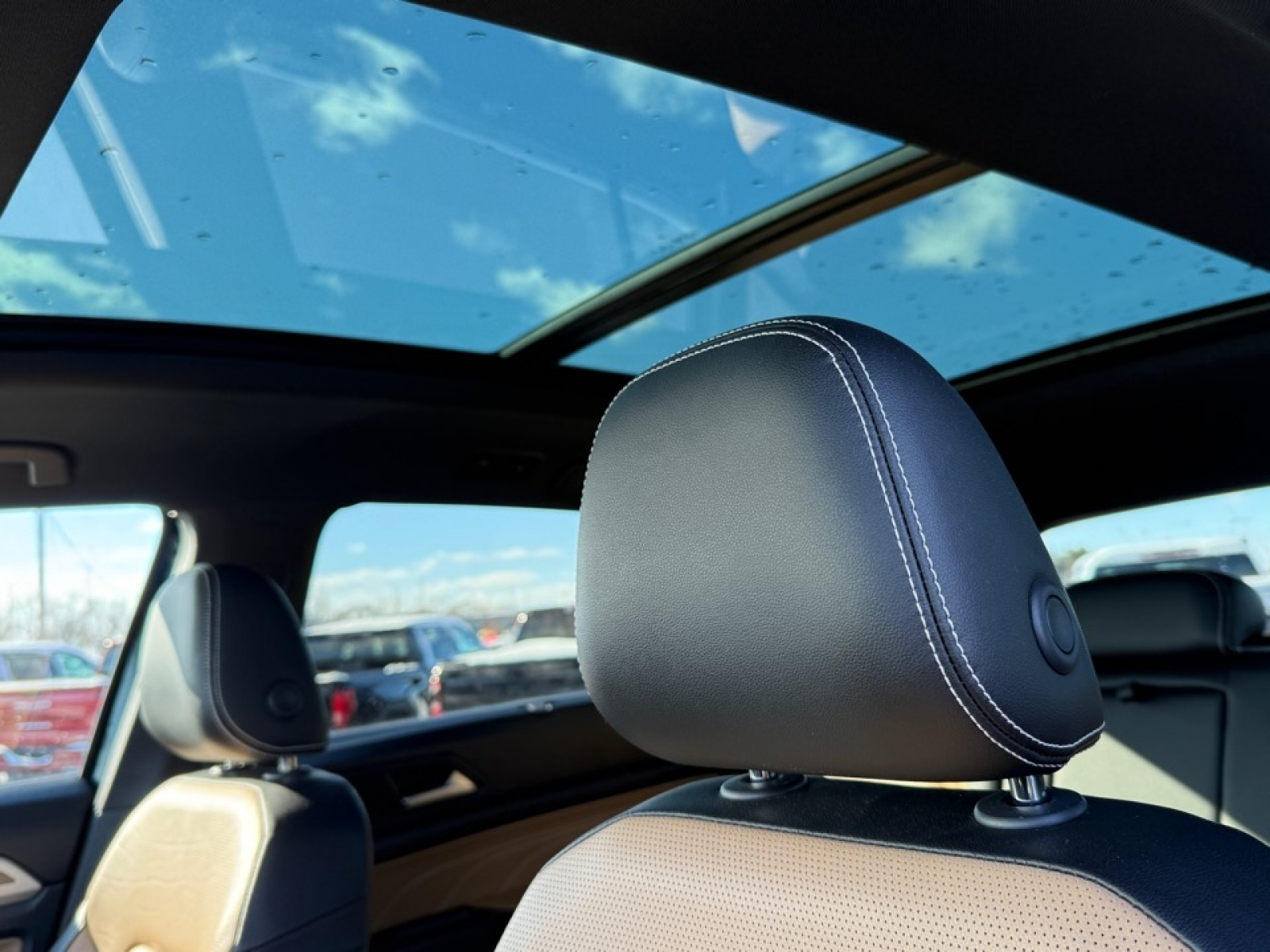 2022 Volkswagen Atlas Cross Sport 3.6L V6 SEL Premium R-Line, 39252, Photo