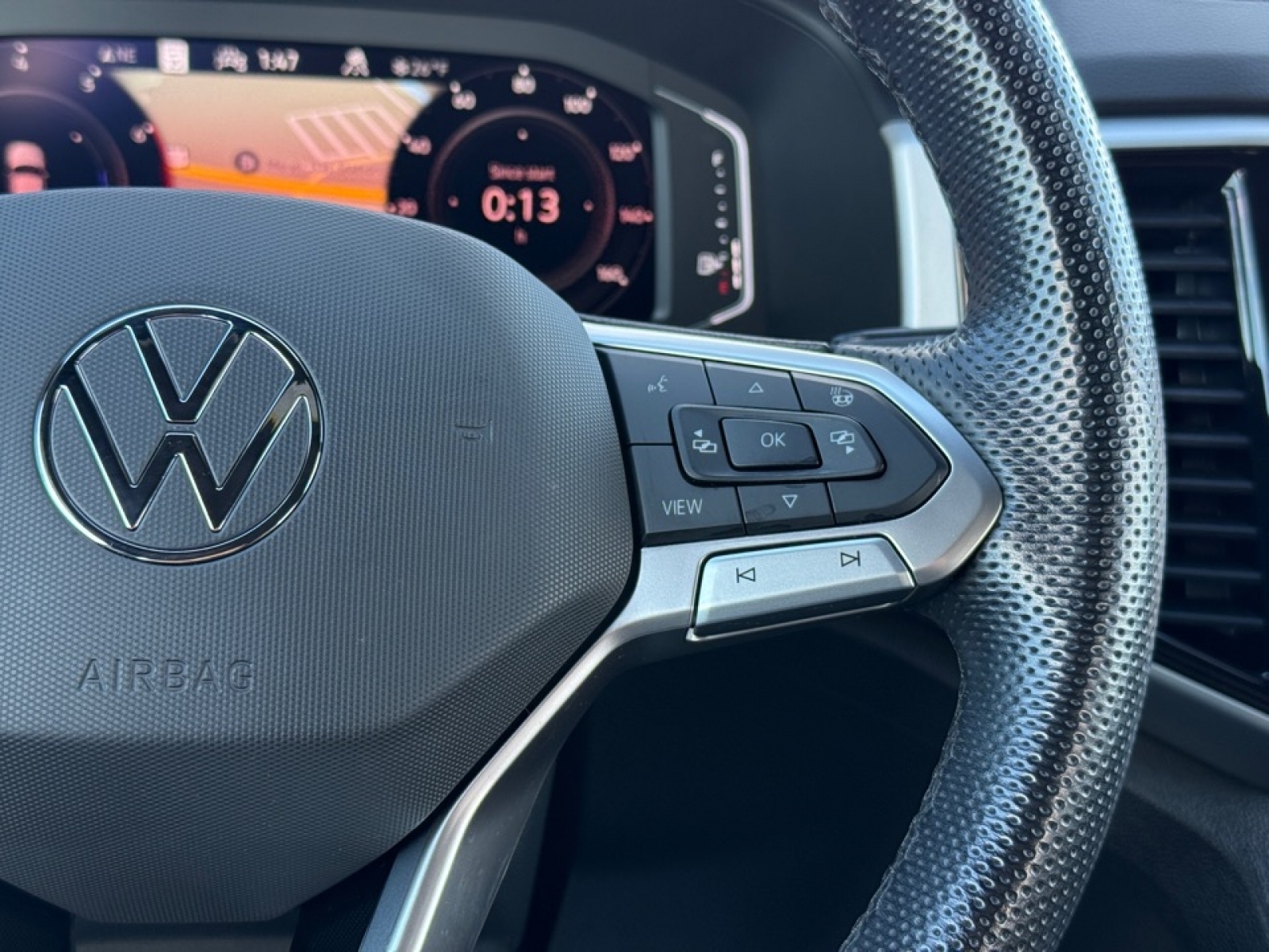 2022 Volkswagen Atlas Cross Sport 3.6L V6 SEL Premium R-Line, 39252, Photo