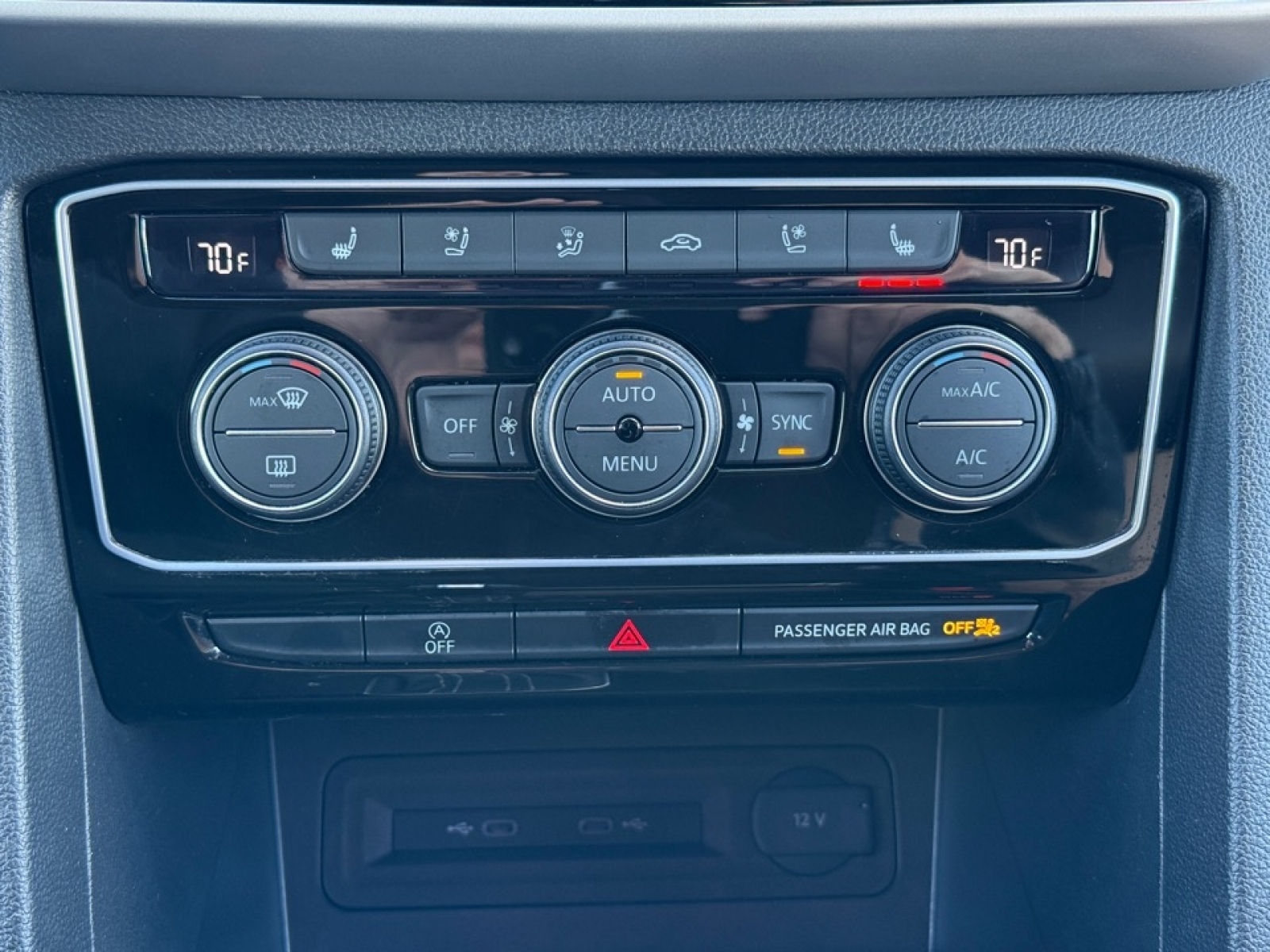 2022 Volkswagen Atlas Cross Sport 3.6L V6 SEL Premium R-Line, 39252, Photo