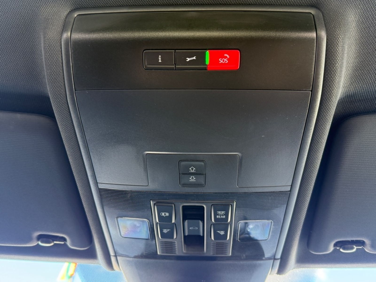 2022 Volkswagen Atlas Cross Sport 3.6L V6 SEL Premium R-Line, 39252, Photo