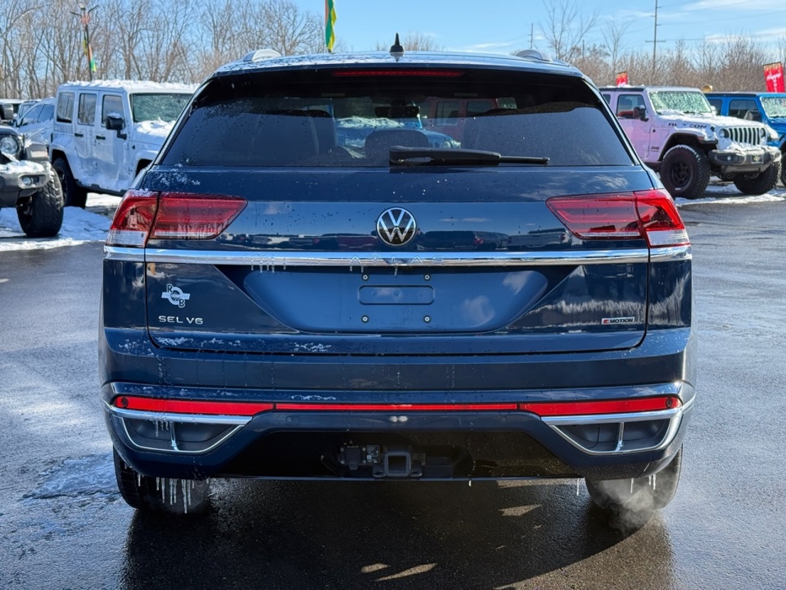 2022 Volkswagen Atlas Cross Sport 3.6L V6 SEL Premium R-Line, 39252, Photo