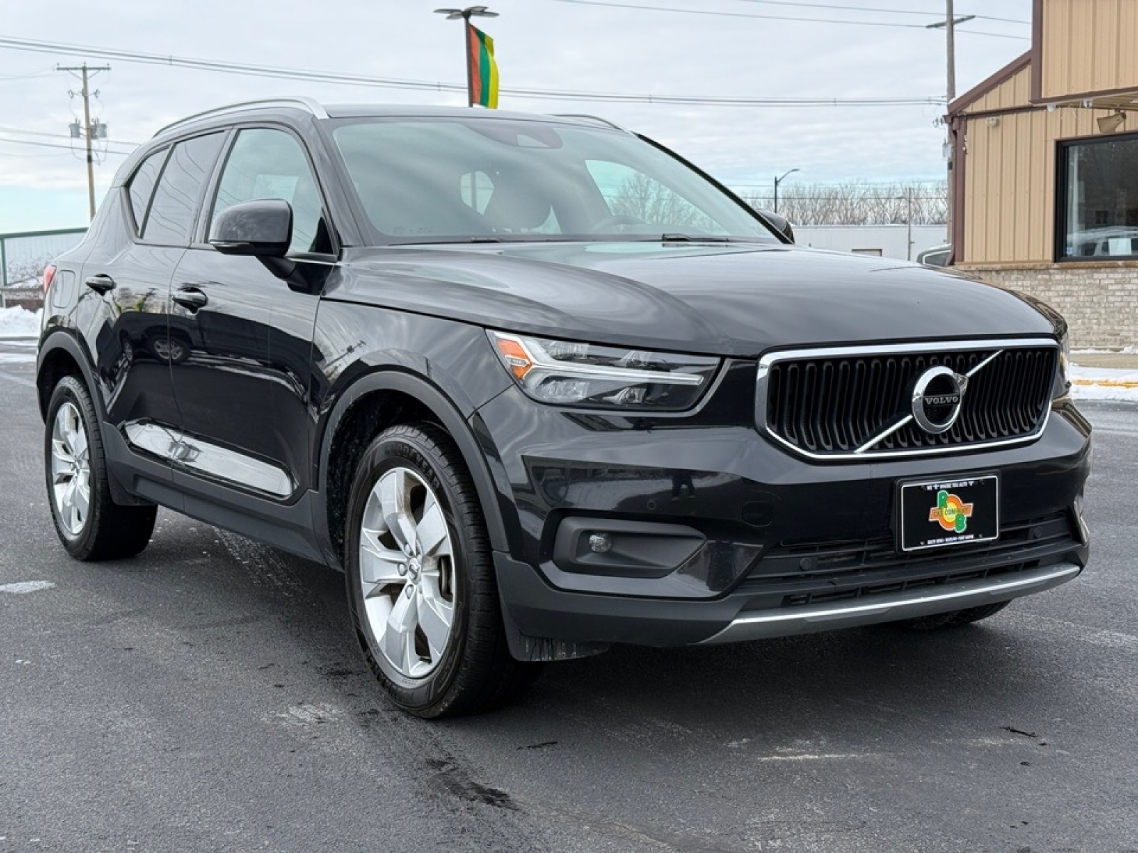 2022 Volvo XC40 T5 Momentum, 39259, Photo