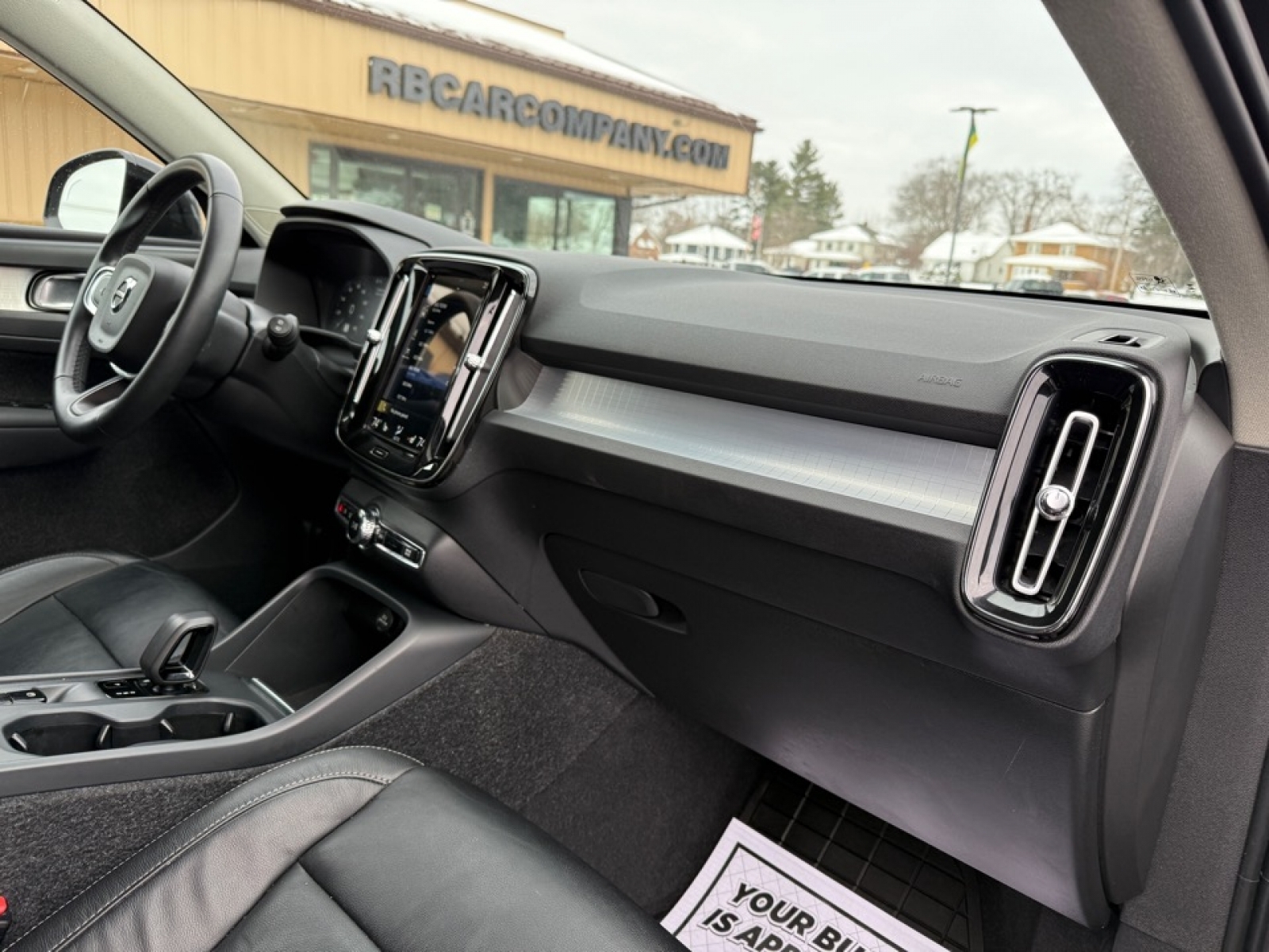 2022 Volvo XC40 T5 Momentum, 39259, Photo