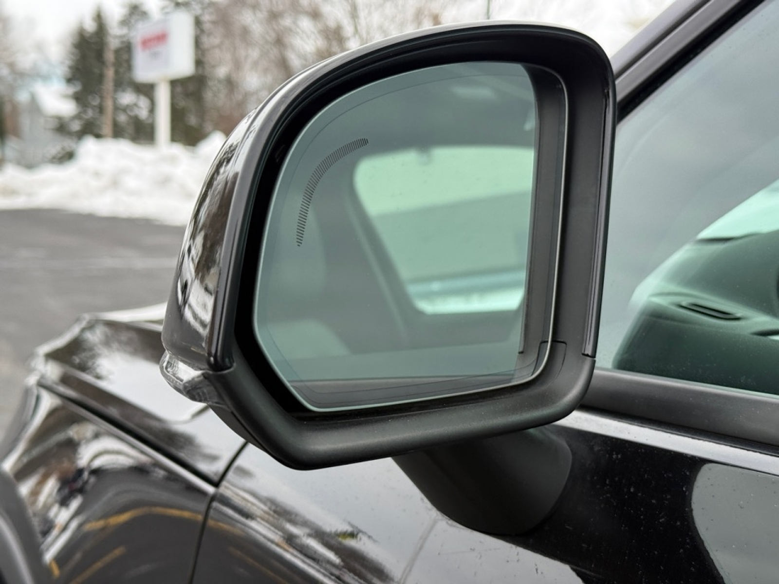 2022 Volvo XC40 T5 Momentum, 39259, Photo