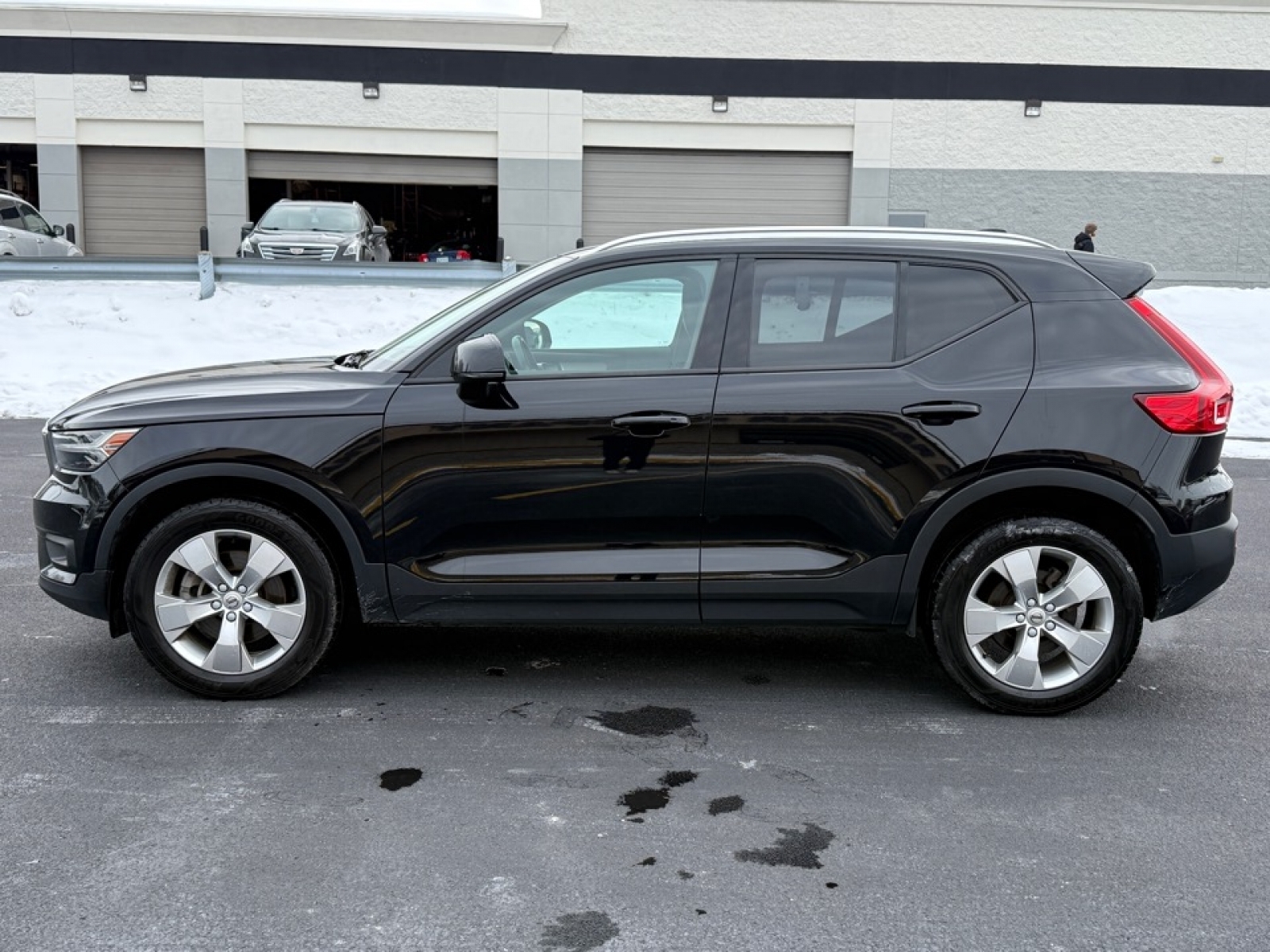 2022 Volvo XC40 T5 Momentum, 39259, Photo