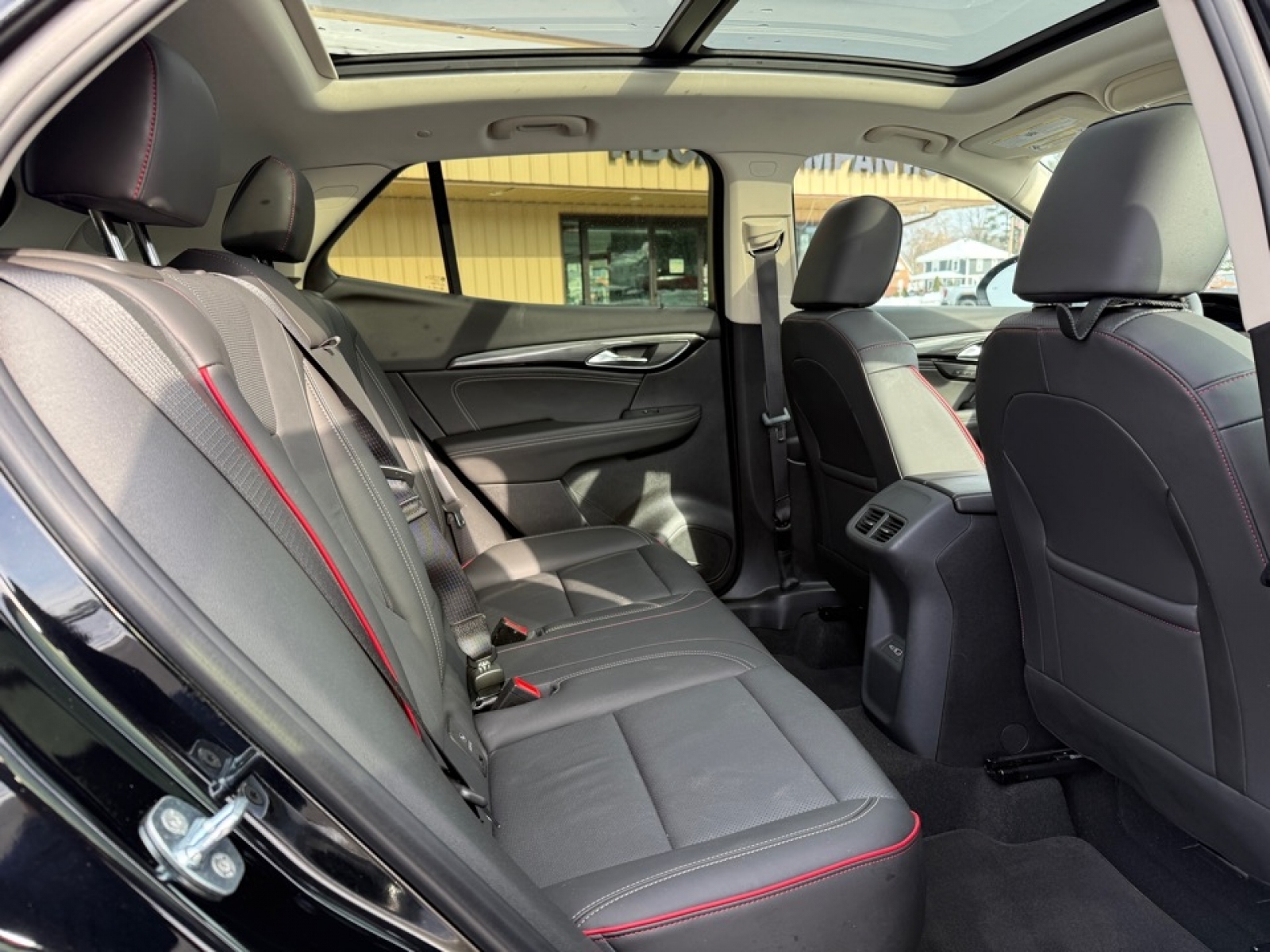 2023 Buick Envision Essence AWD, 39264, Photo