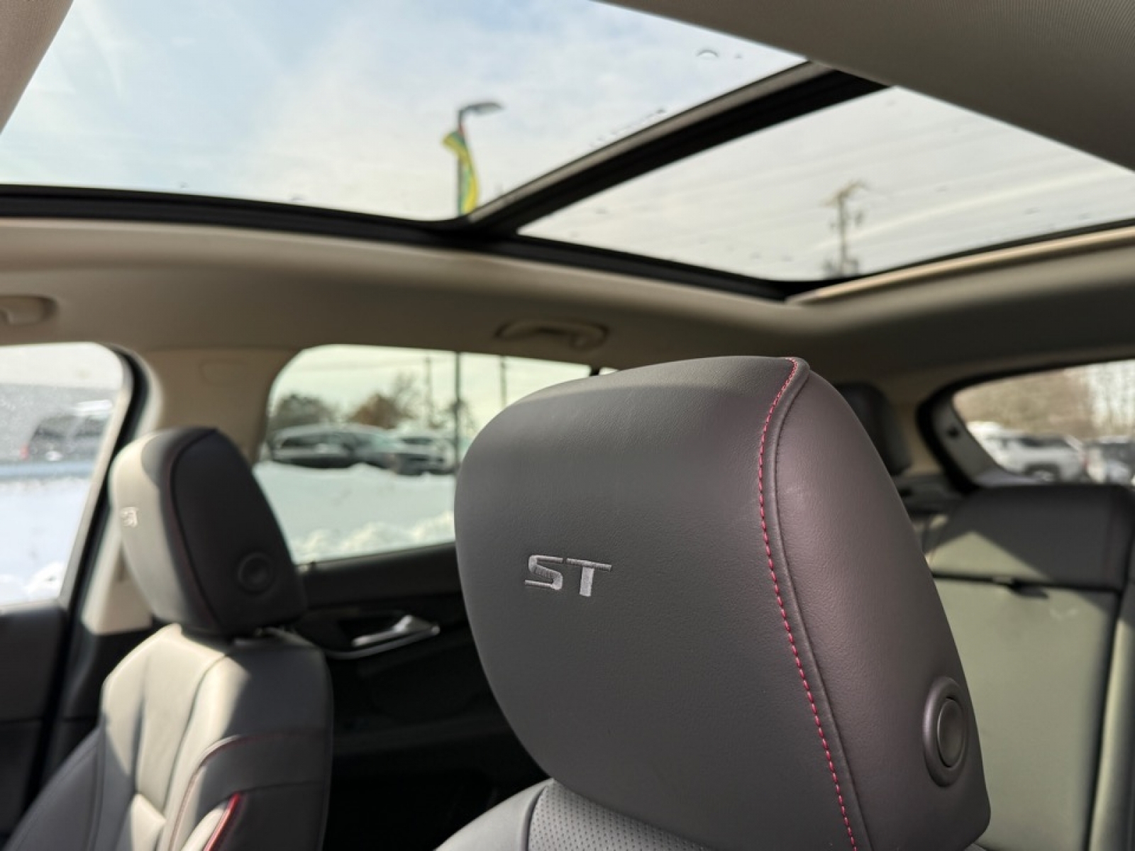 2023 Buick Envision Essence AWD, 39264, Photo