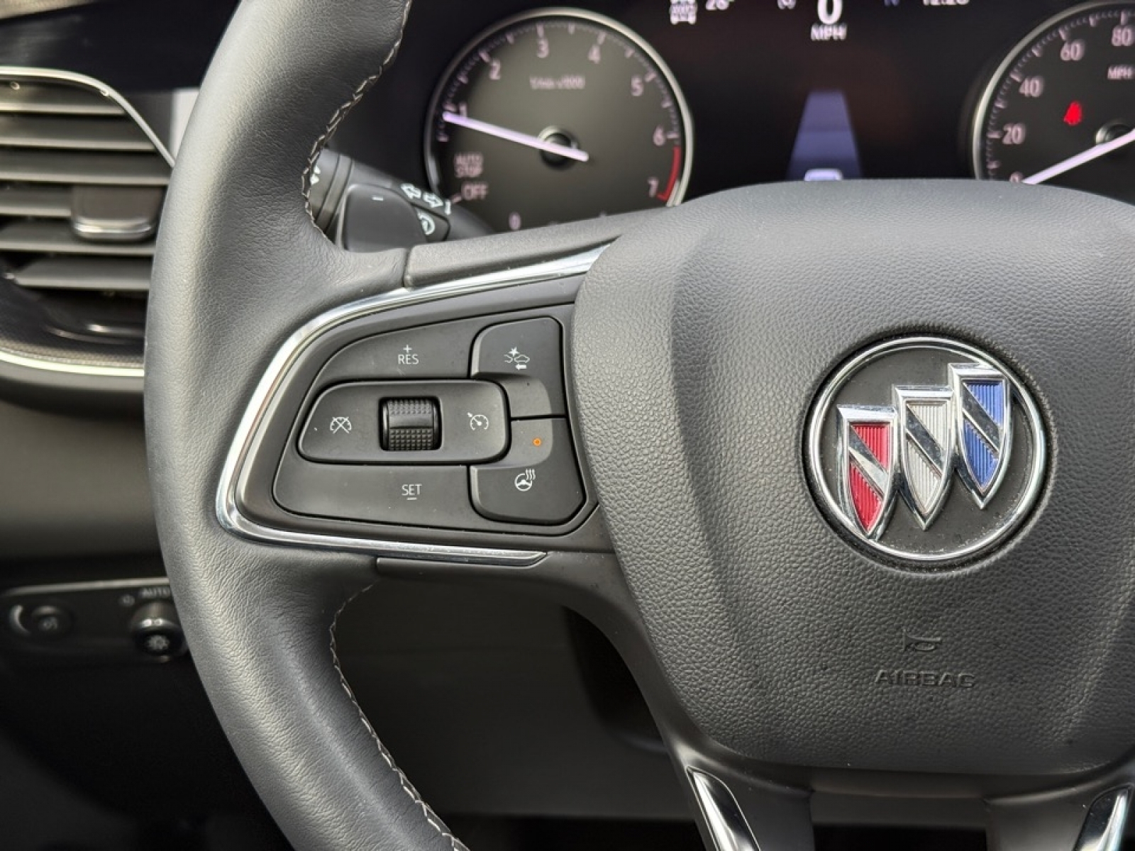 2023 Buick Envision Essence AWD, 39264, Photo