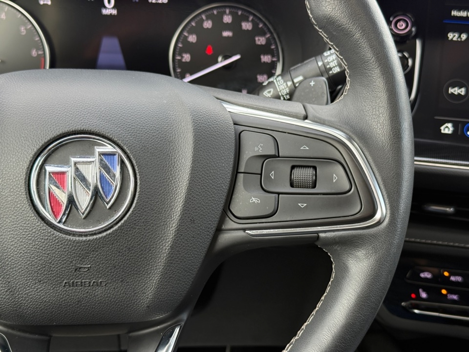 2023 Buick Envision Essence AWD, 39264, Photo