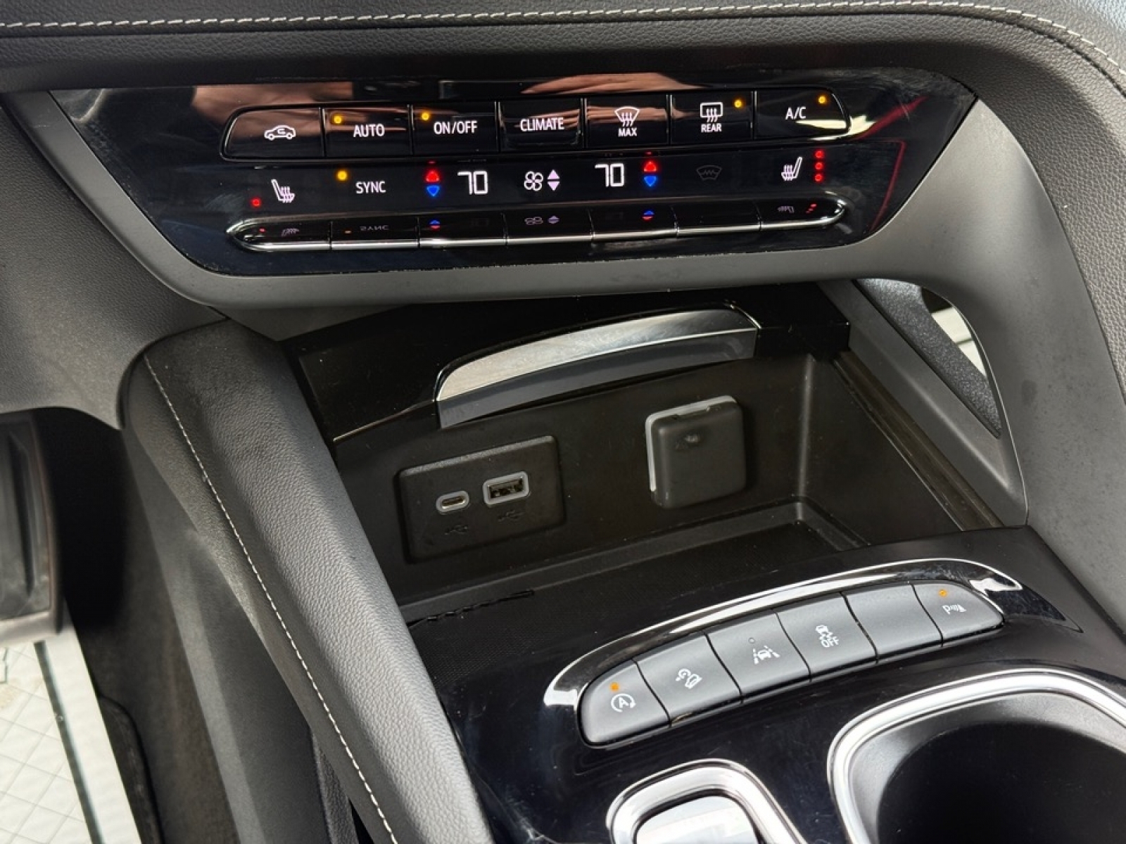 2023 Buick Envision Essence AWD, 39264, Photo