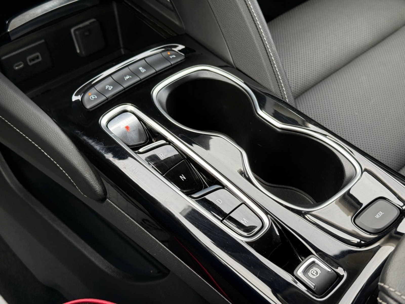 2023 Buick Envision Essence AWD, 39264, Photo