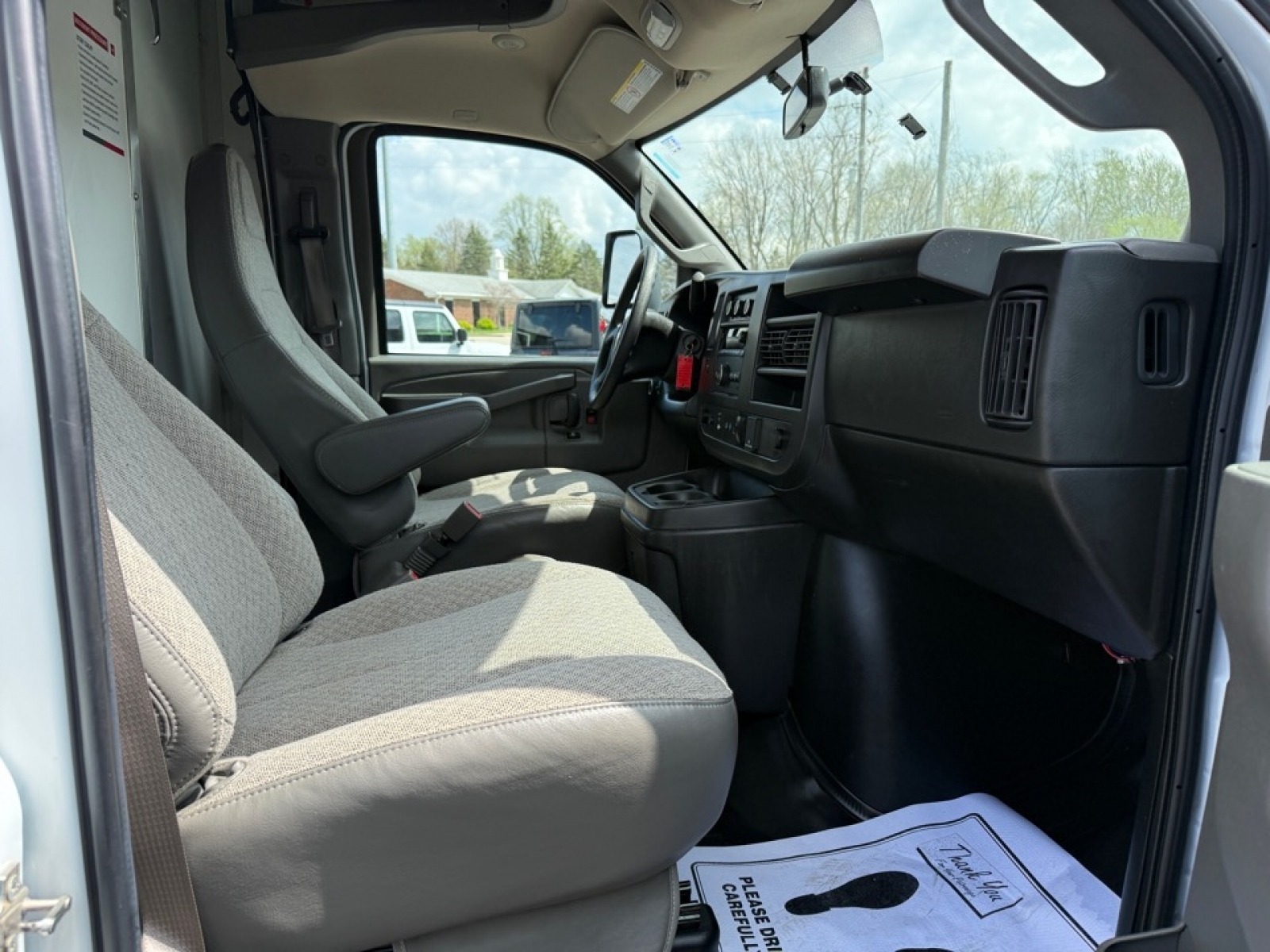 2023 Chevrolet Express Cutaway Work Van, 39787, Photo