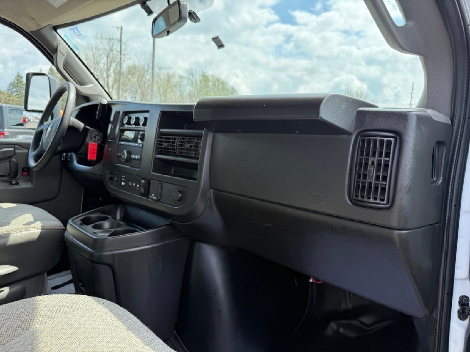2023 Chevrolet Express Cutaway Work Van, 39787, Photo