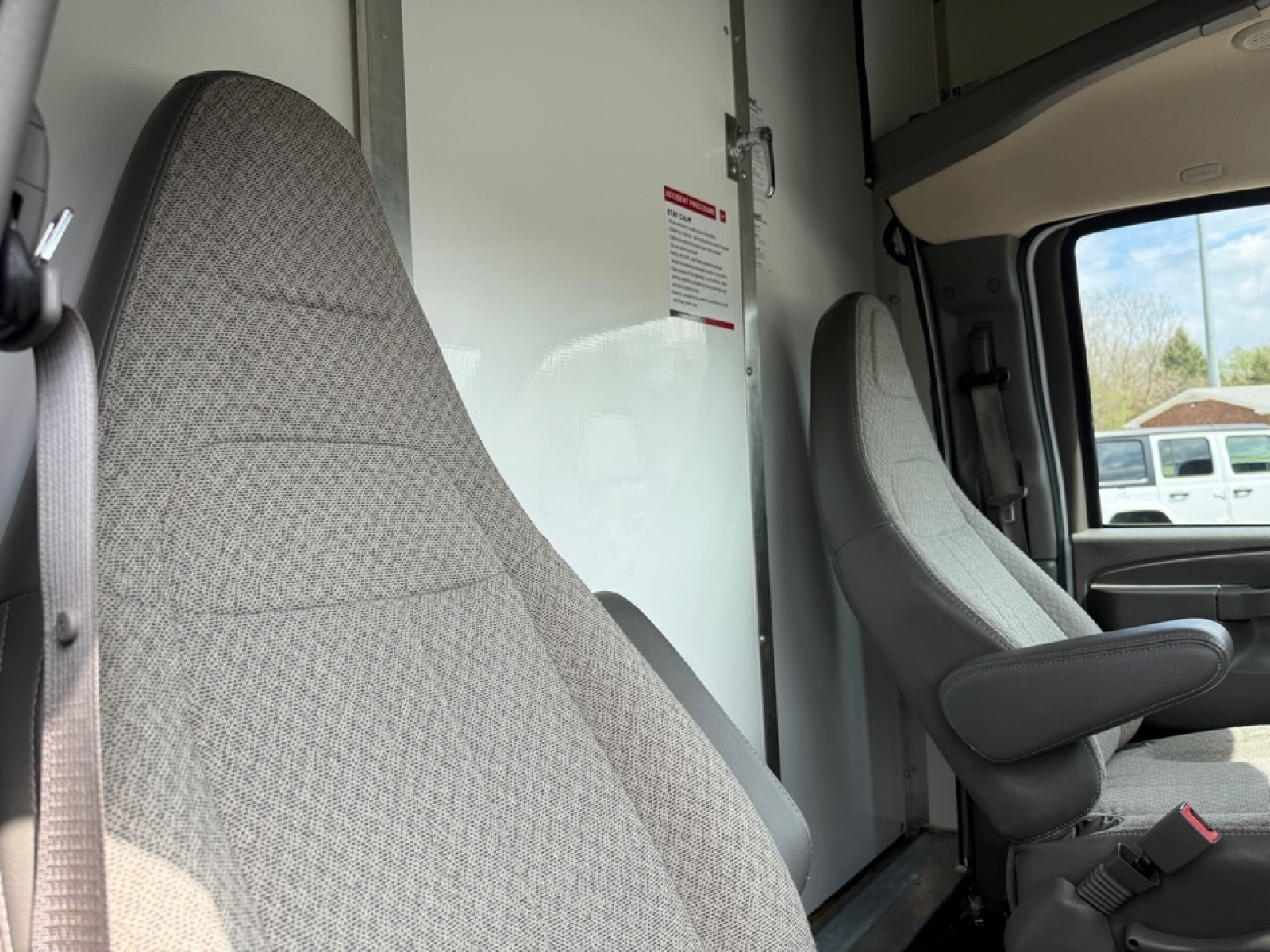 2023 Chevrolet Express Cutaway Work Van, 39787, Photo