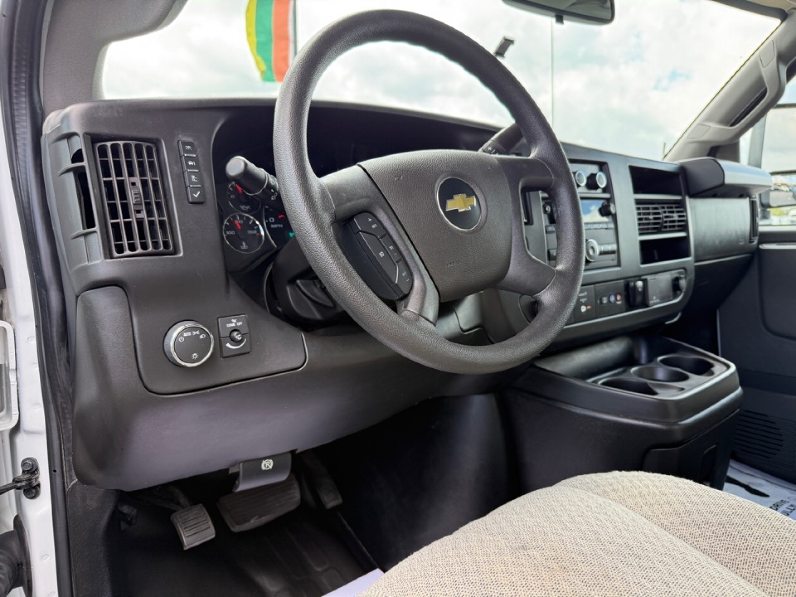 2023 Chevrolet Express Cutaway Work Van, 39787, Photo