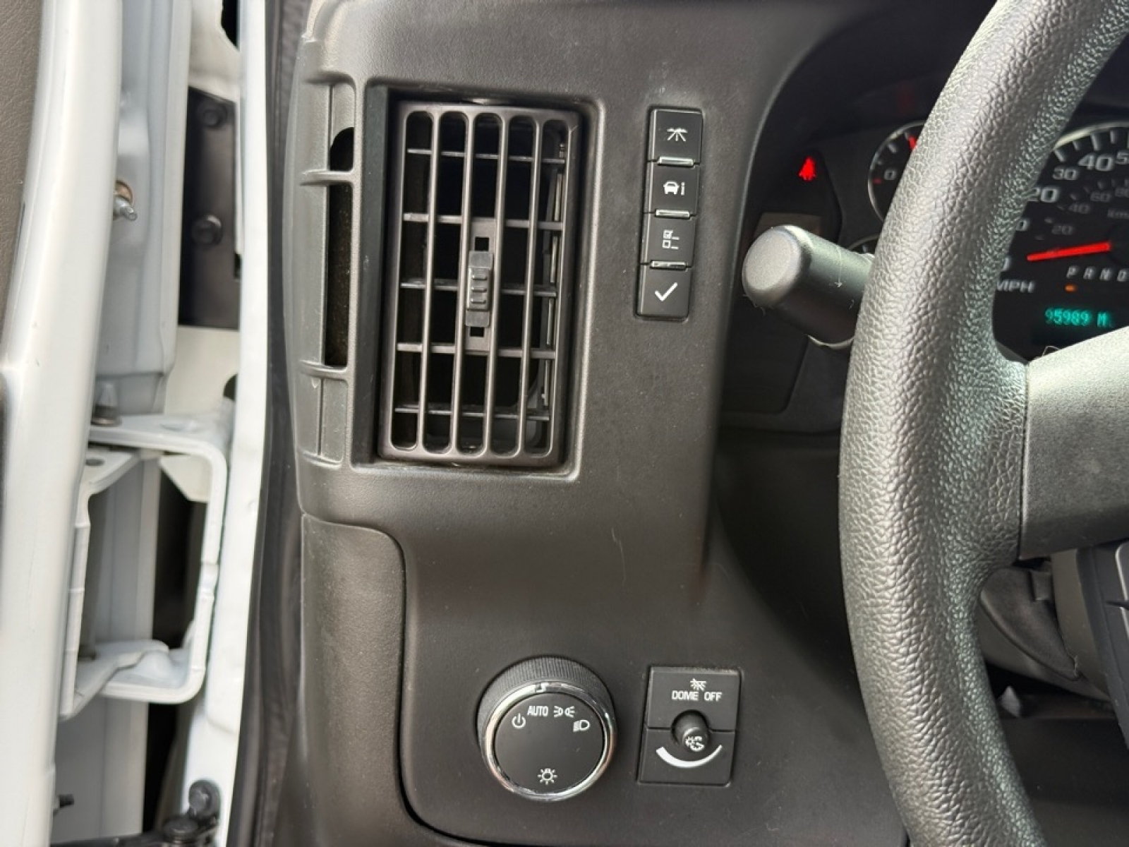 2023 Chevrolet Express Cutaway Work Van, 39787, Photo