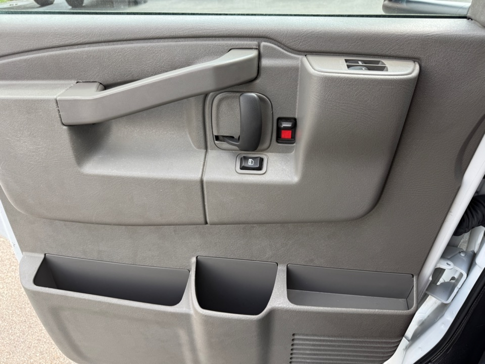 2023 Chevrolet Express Cutaway Work Van, 39787, Photo