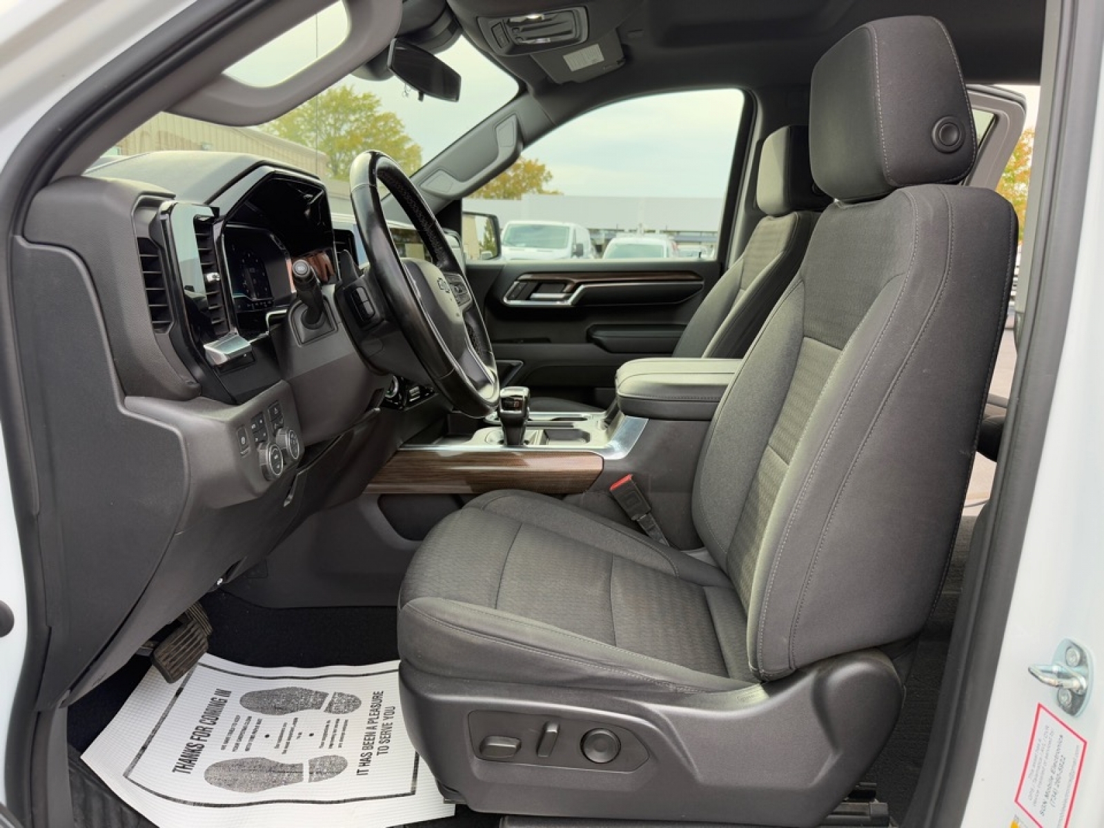 2023 Chevrolet Silverado 1500 4WD Crew Cab Standard Bed LT Trail Boss, 39109, Photo