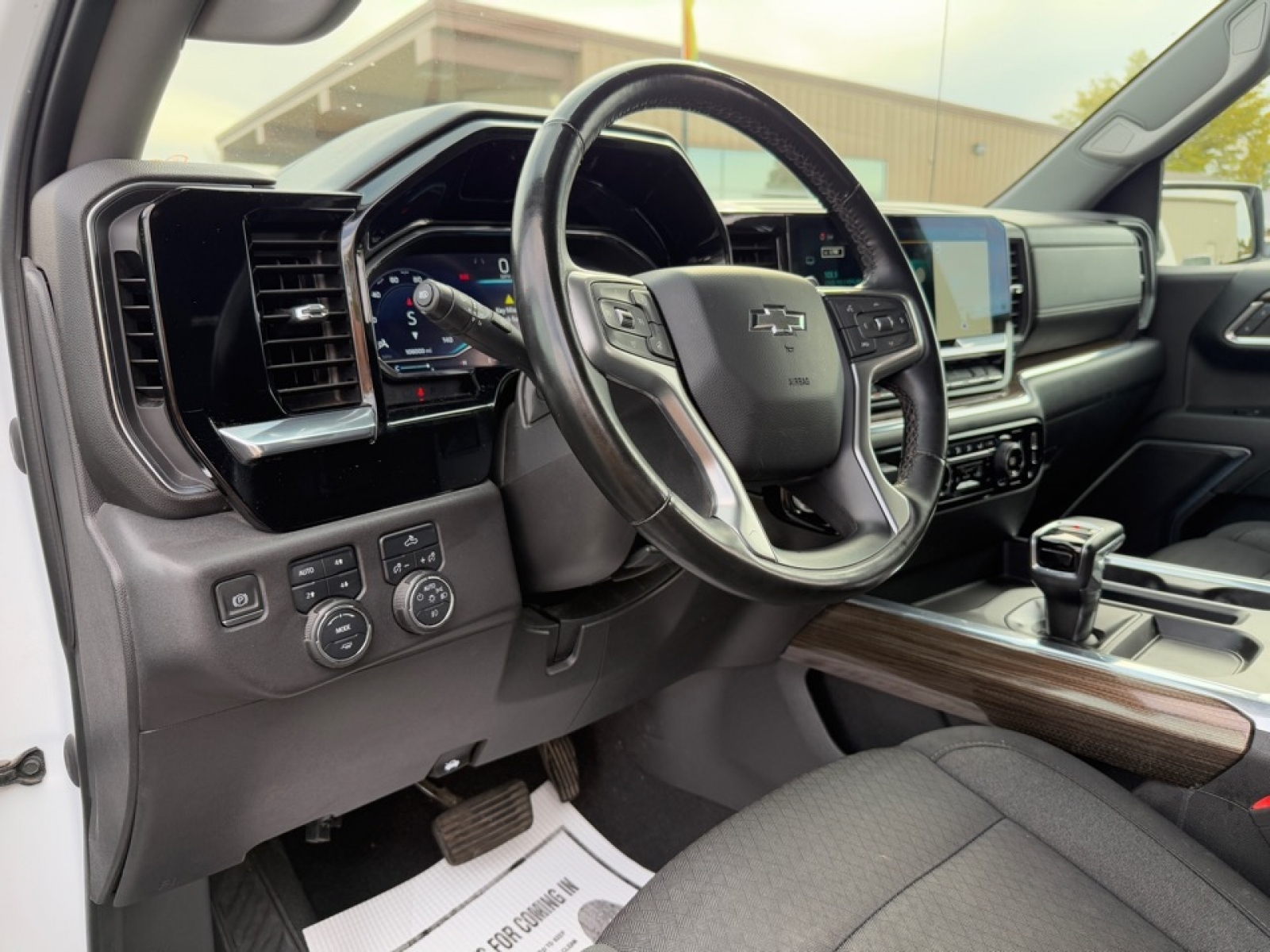 2023 Chevrolet Silverado 1500 4WD Crew Cab Standard Bed LT Trail Boss, 39109, Photo