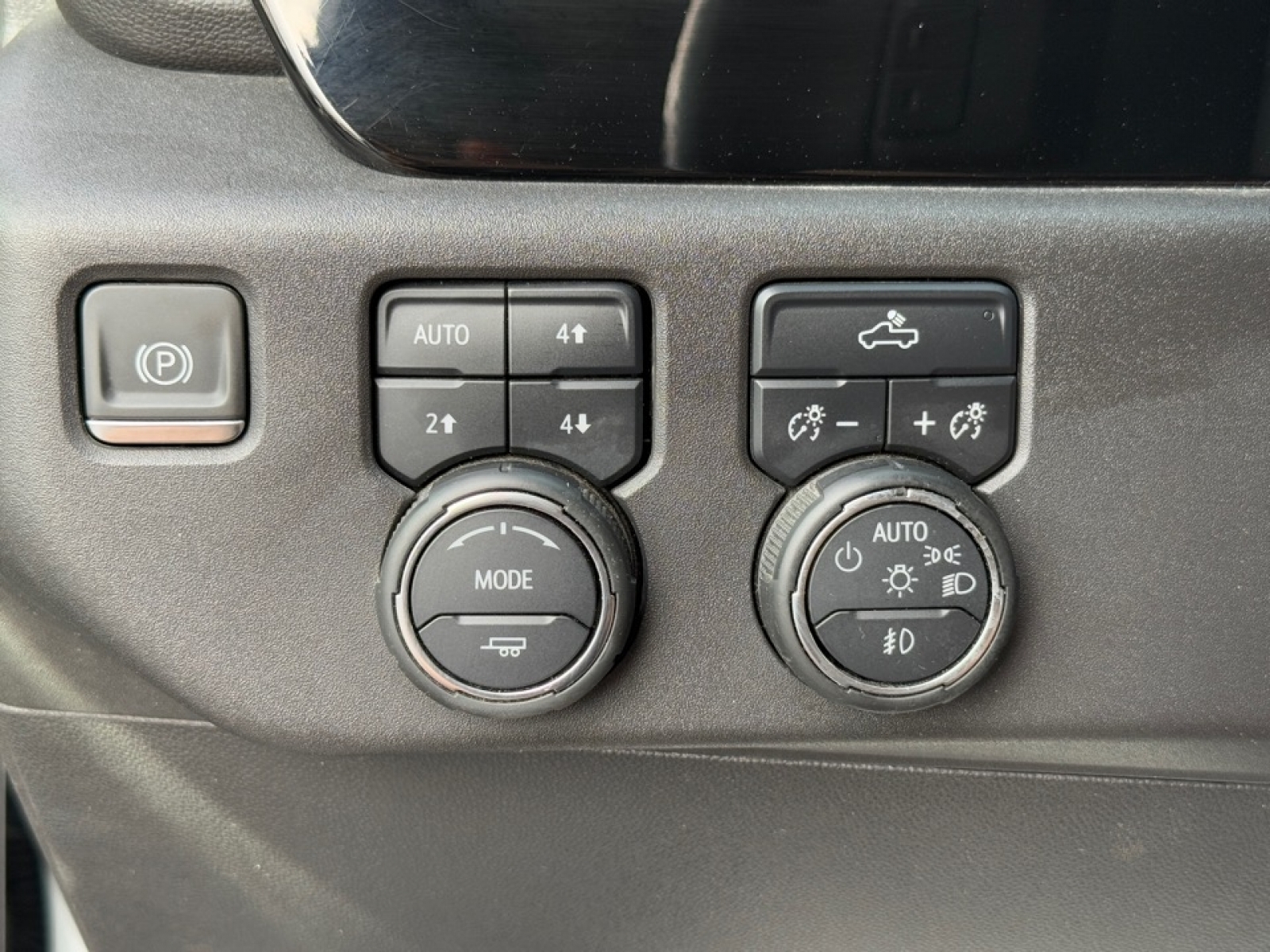 2023 Chevrolet Silverado 1500 4WD Crew Cab Standard Bed LT Trail Boss, 39109, Photo