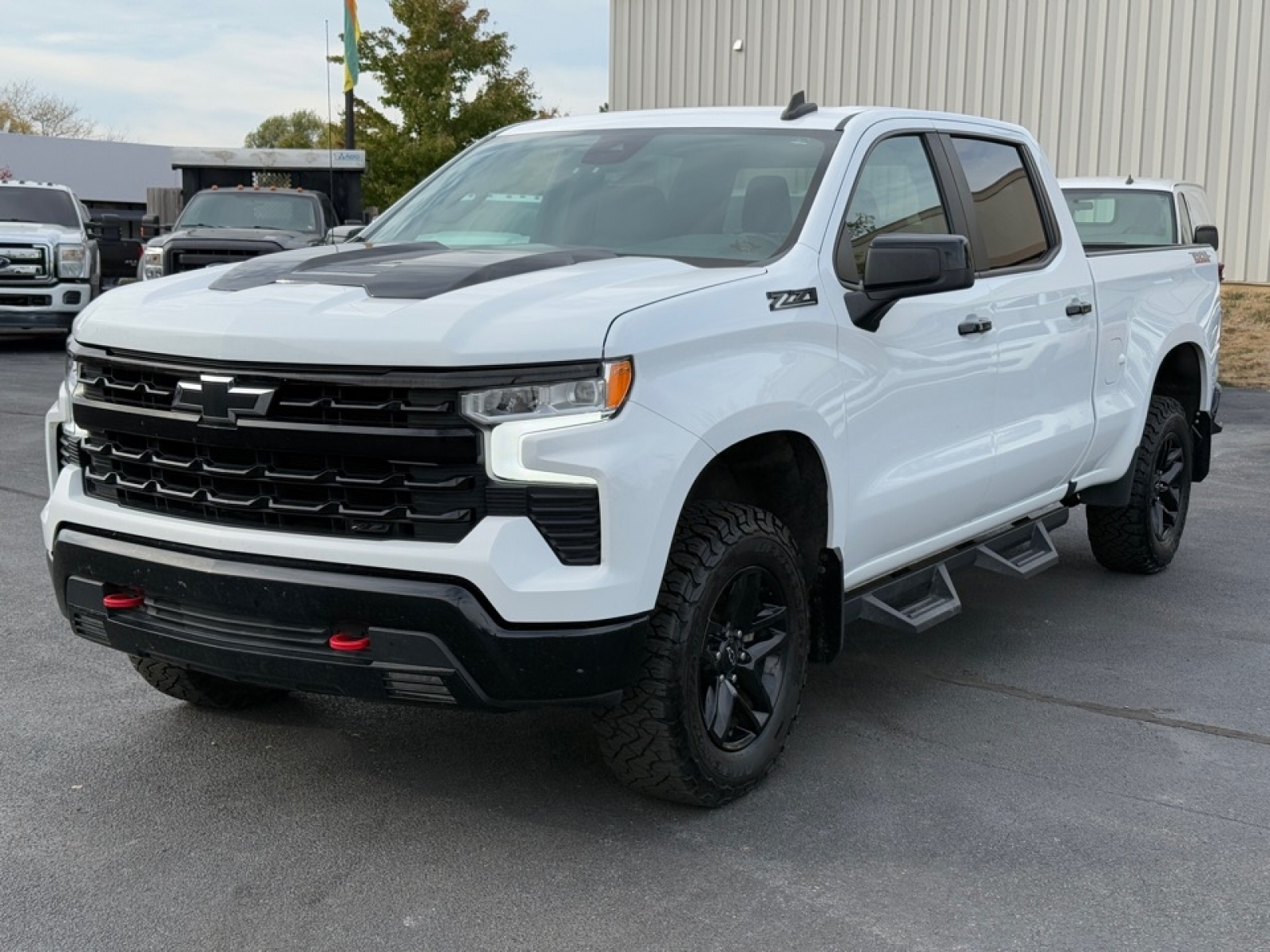 2023 Chevrolet Silverado 1500 4WD Crew Cab Standard Bed LT Trail Boss, 39109, Photo