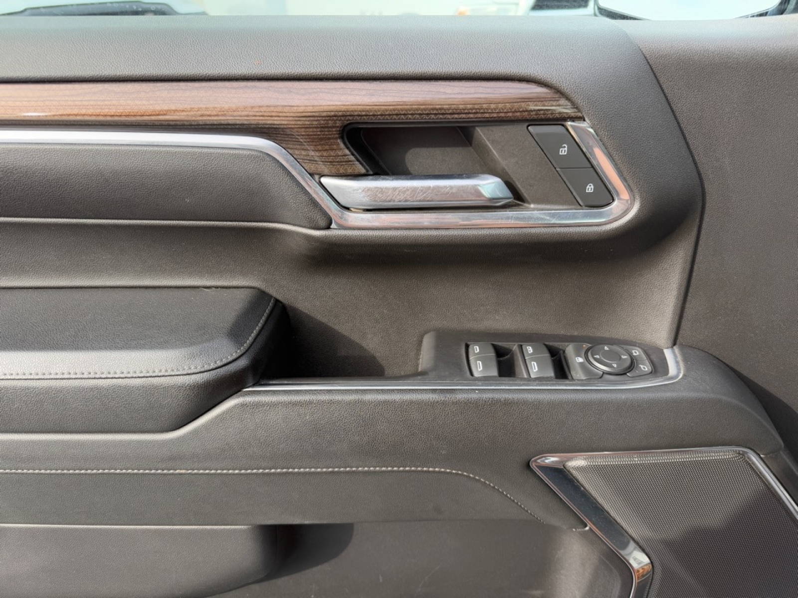 2023 Chevrolet Silverado 1500 4WD Crew Cab Standard Bed LT Trail Boss, 39109, Photo