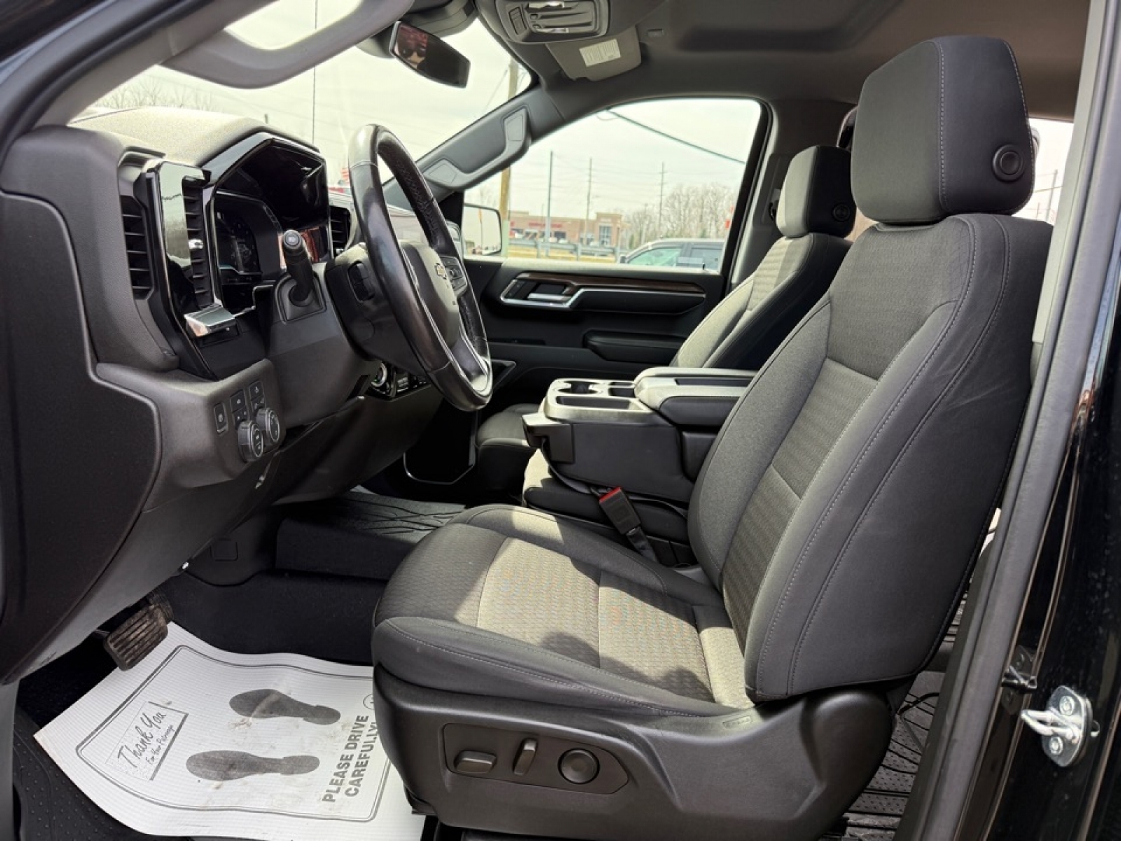 2023 Chevrolet Silverado 1500 4WD Crew Cab Standard Bed LT, 39598, Photo