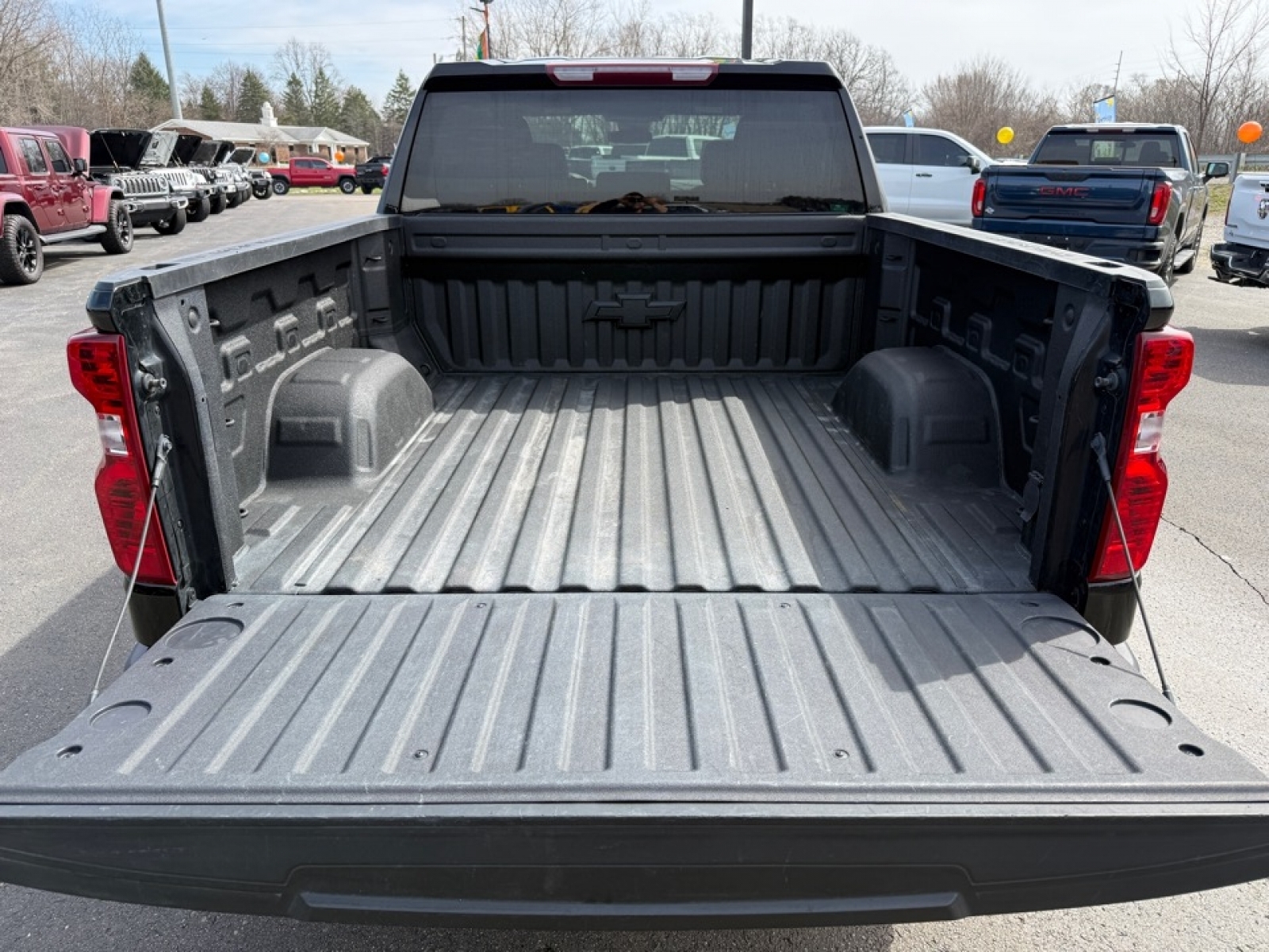 2023 Chevrolet Silverado 1500 4WD Crew Cab Standard Bed LT, 39598, Photo