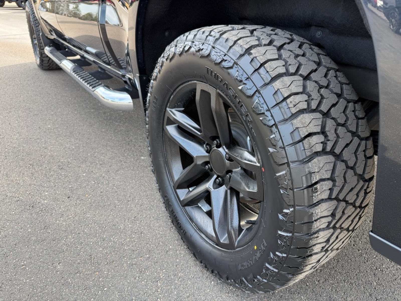 2023 Chevrolet Silverado 1500 4WD Crew Cab Standard Bed LT, 39598, Photo