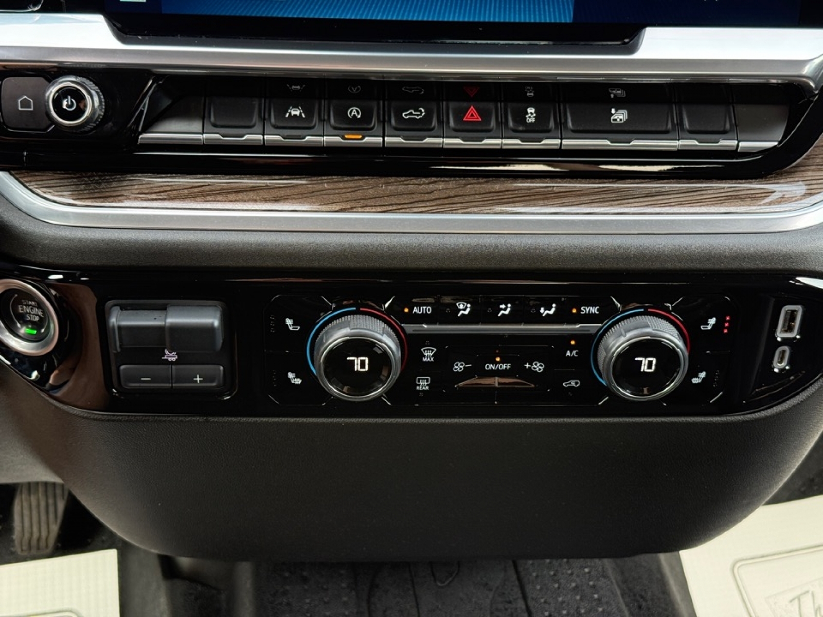 2023 Chevrolet Silverado 1500 4WD Crew Cab Standard Bed LT, 39598, Photo