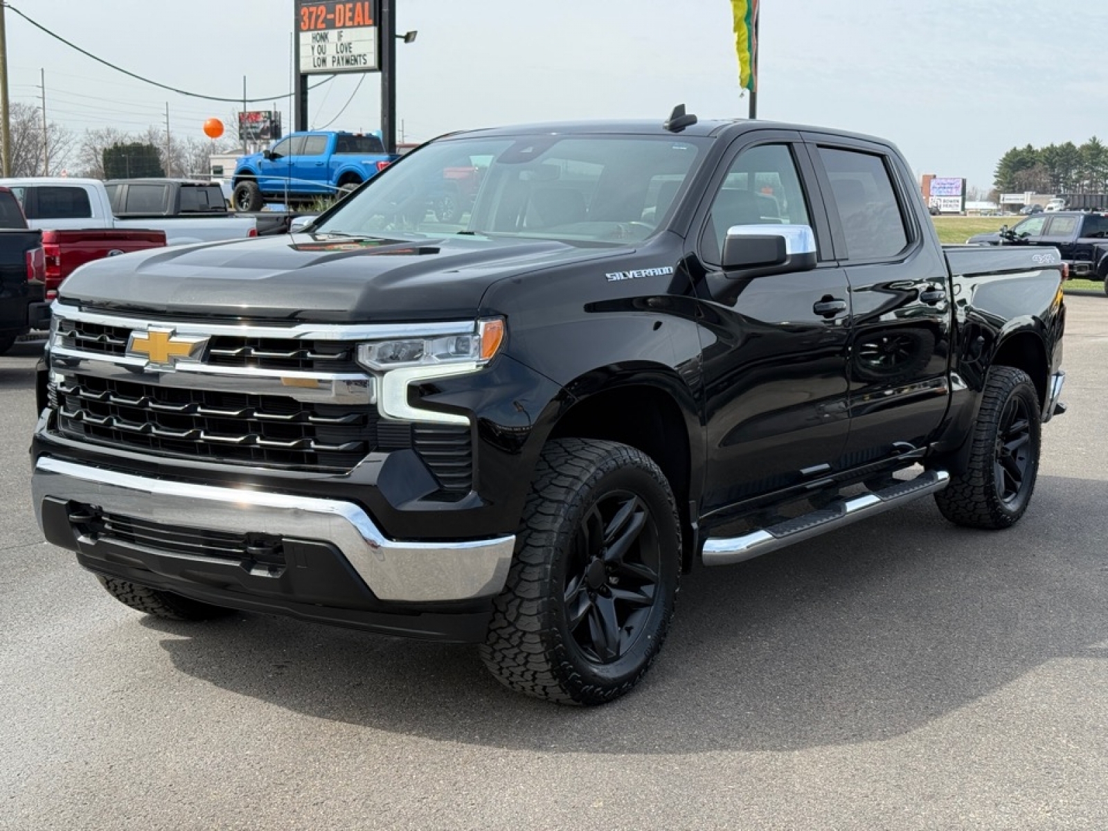 2023 Chevrolet Silverado 1500 4WD Crew Cab Standard Bed LT, 39598, Photo