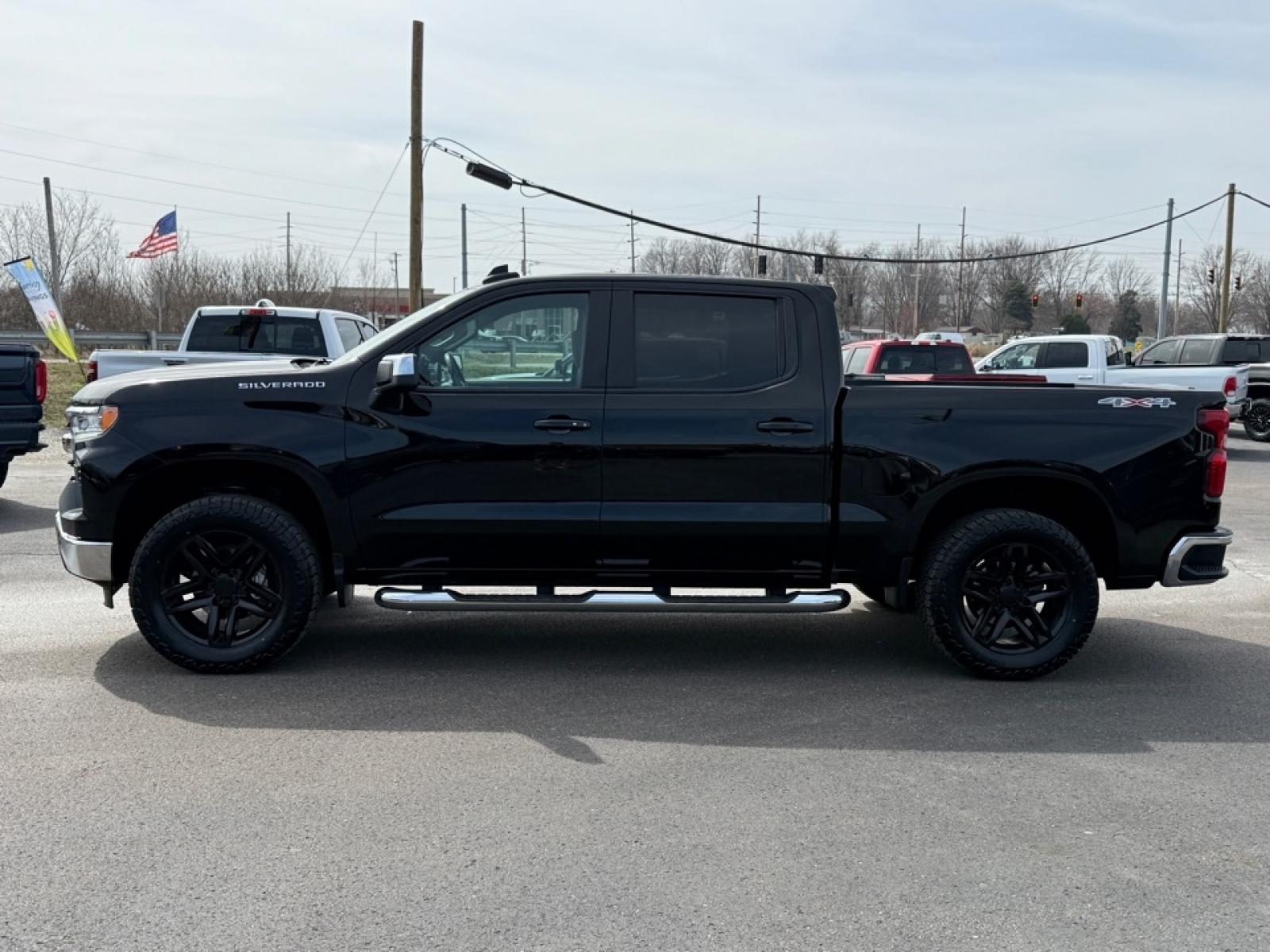2023 Chevrolet Silverado 1500 4WD Crew Cab Standard Bed LT, 39598, Photo