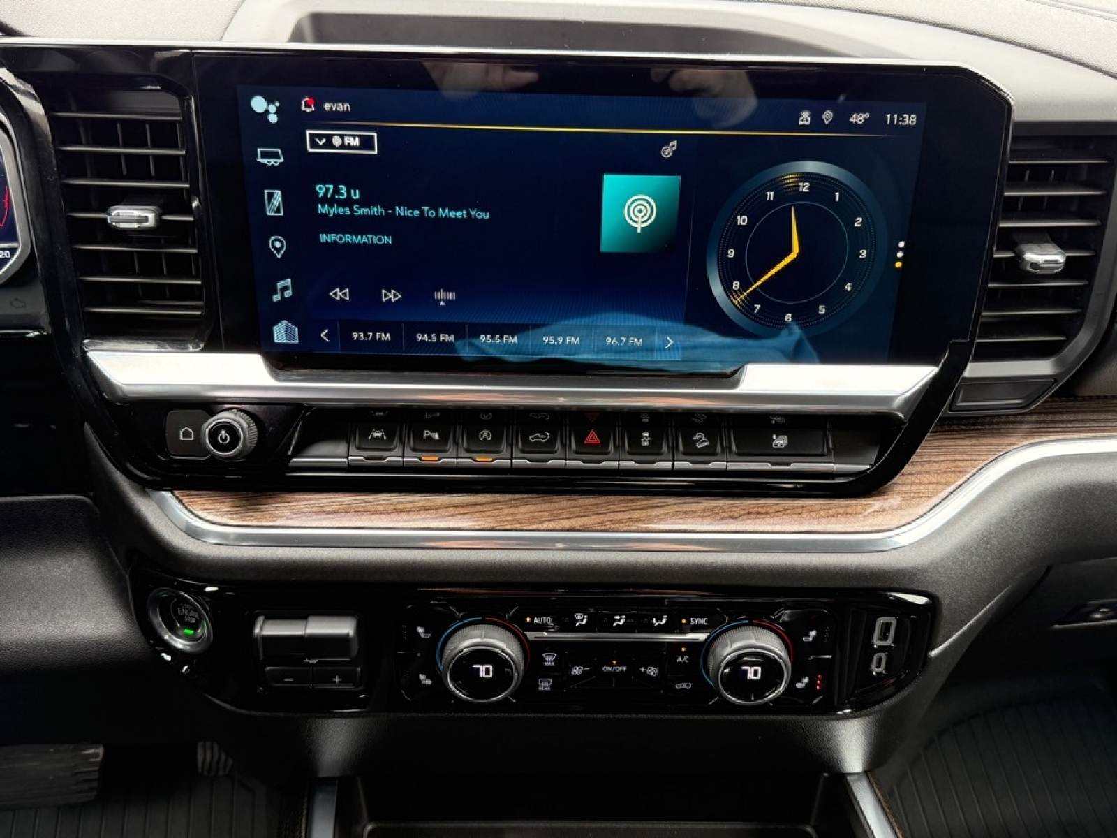 2023 Chevrolet Silverado 1500 RST, 39716, Photo