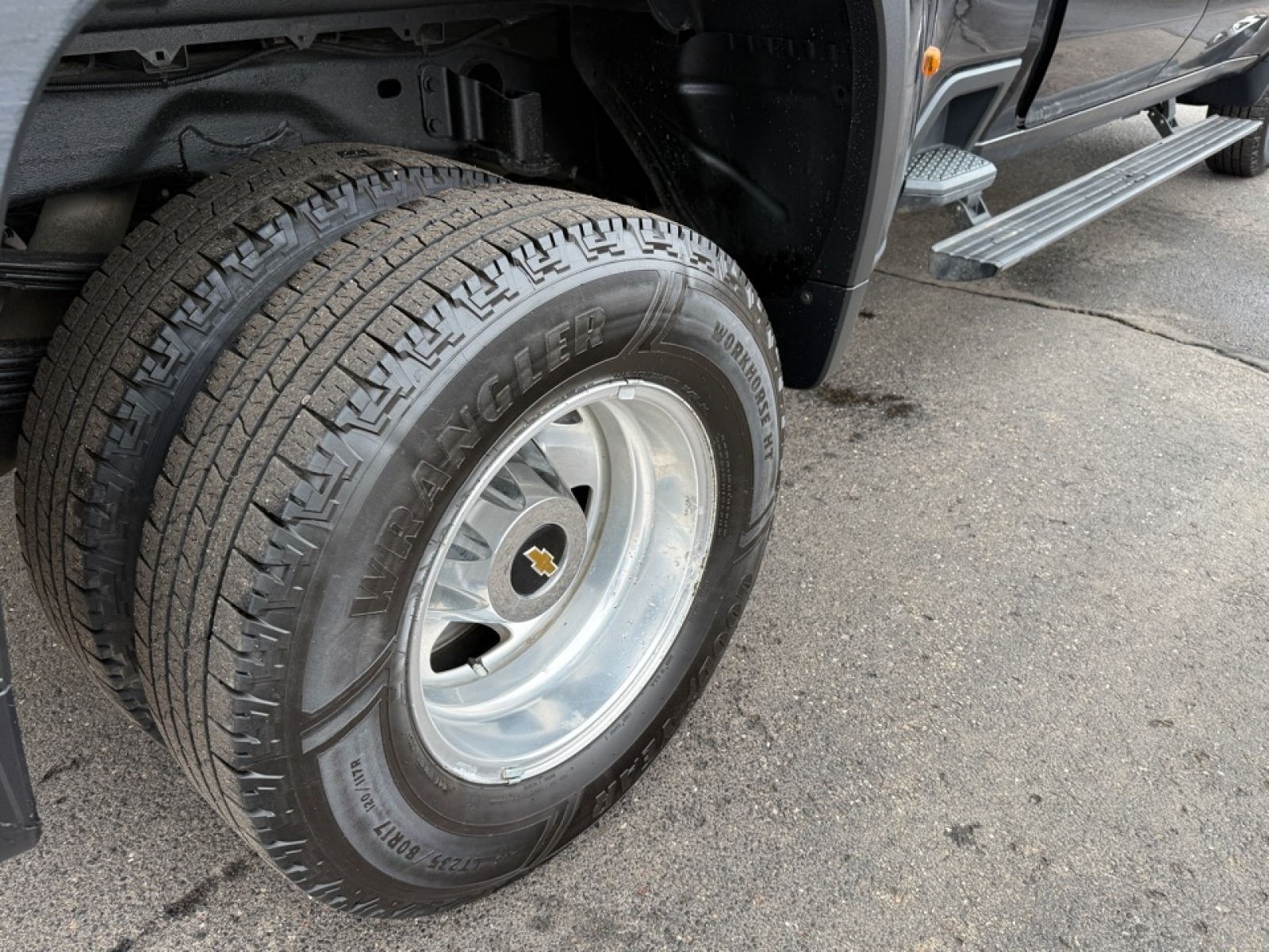 2023 Chevrolet Silverado 3500HD High Country, 39517, Photo