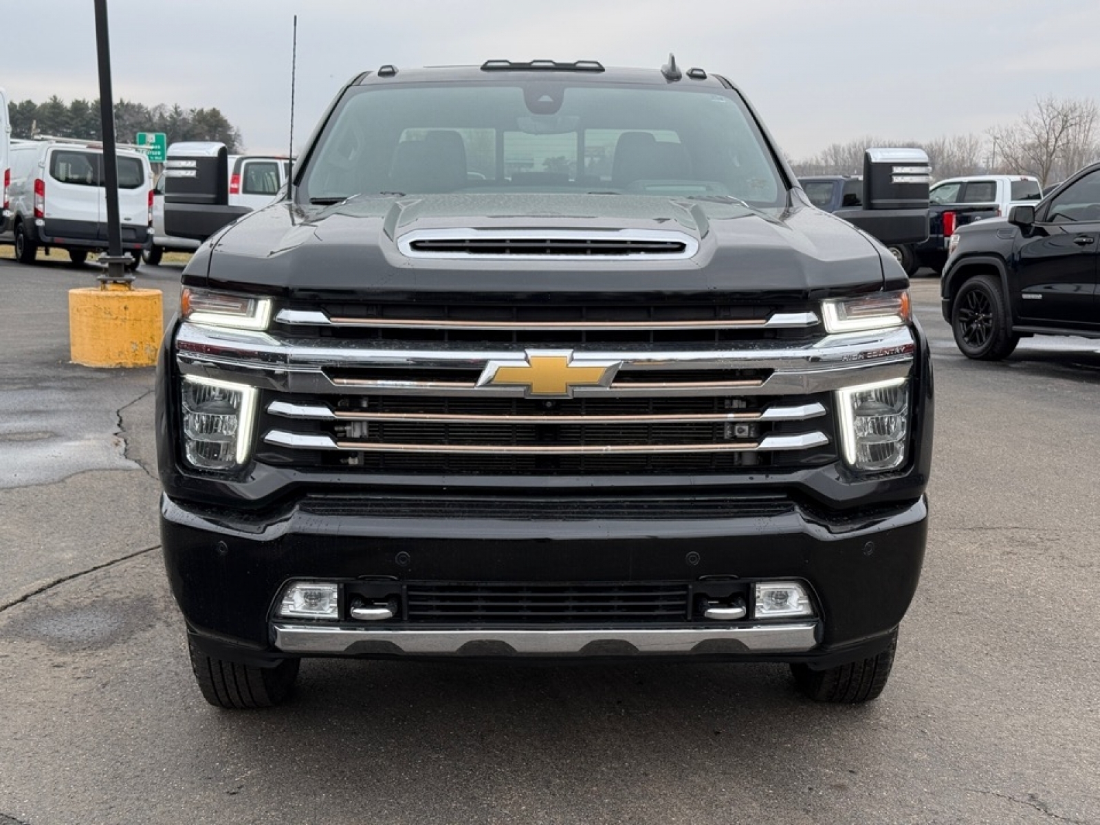 2023 Chevrolet Silverado 3500HD High Country, 39517, Photo