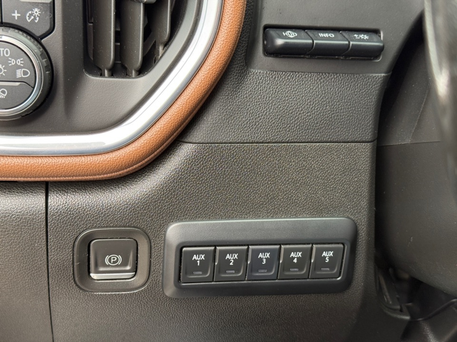 2023 Chevrolet Silverado 3500HD High Country, 39517, Photo