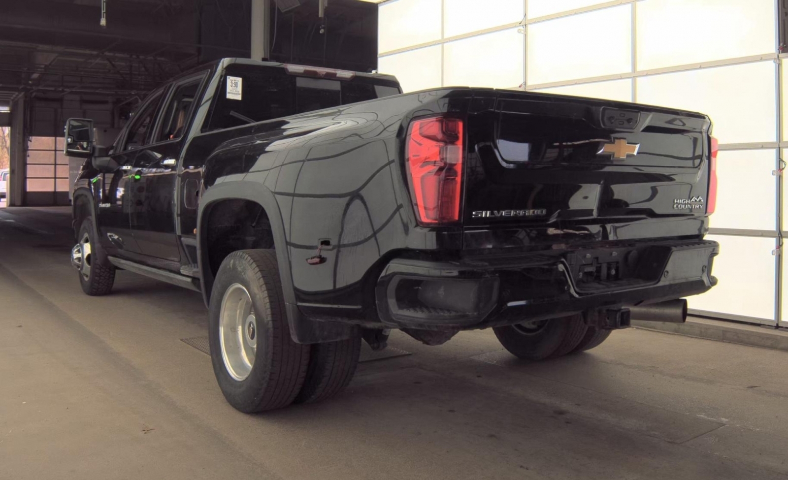 2023 Chevrolet Silverado 3500HD 4WD Crew Cab Long Bed High Country, 39867, Photo