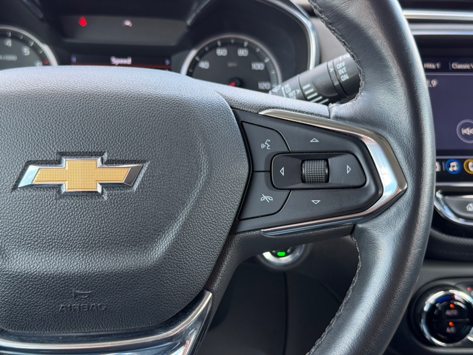 2023 Chevrolet Trailblazer AWD LT, 39512, Photo