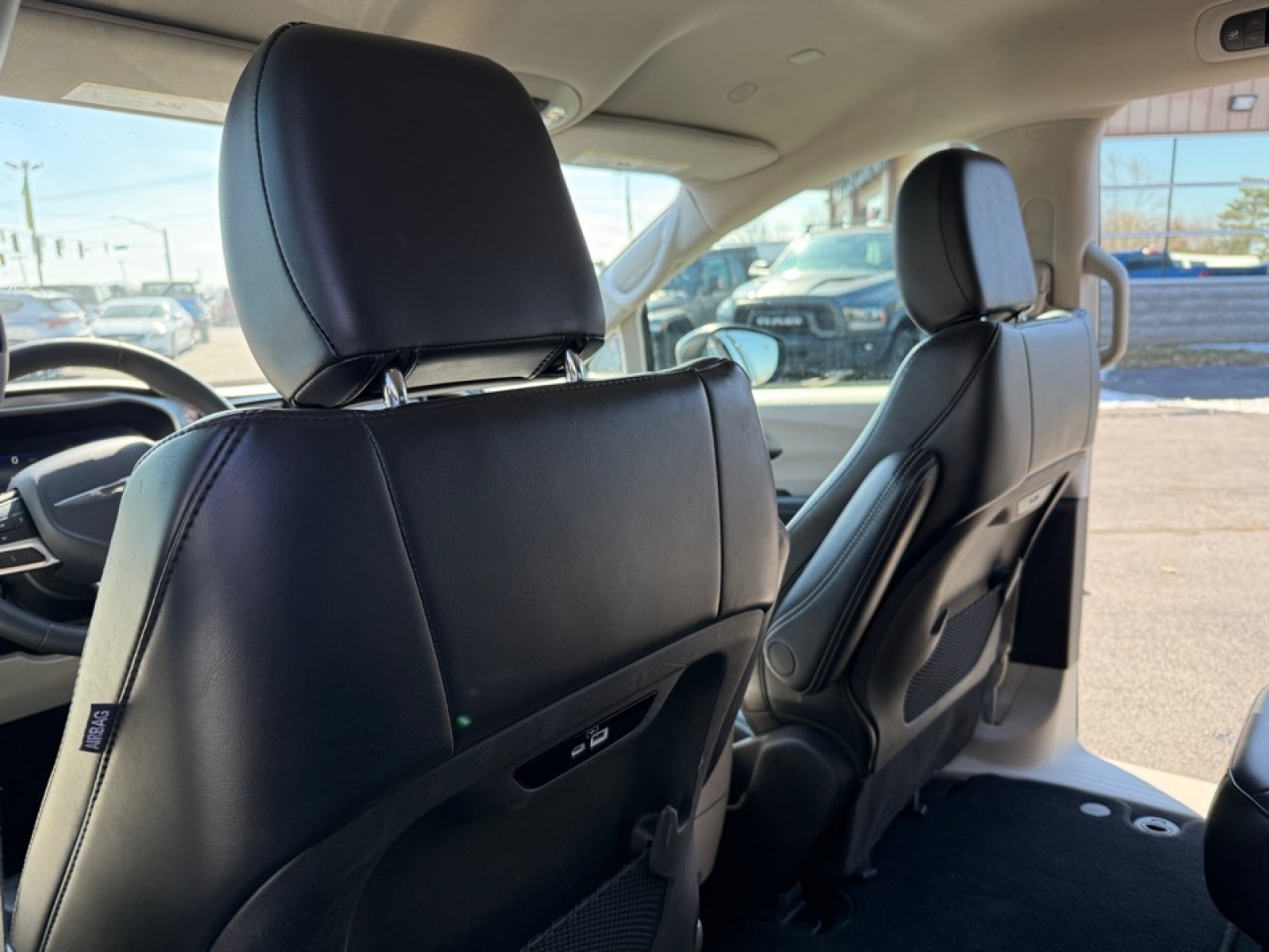 2023 Chrysler Pacifica Touring L, 39532, Photo