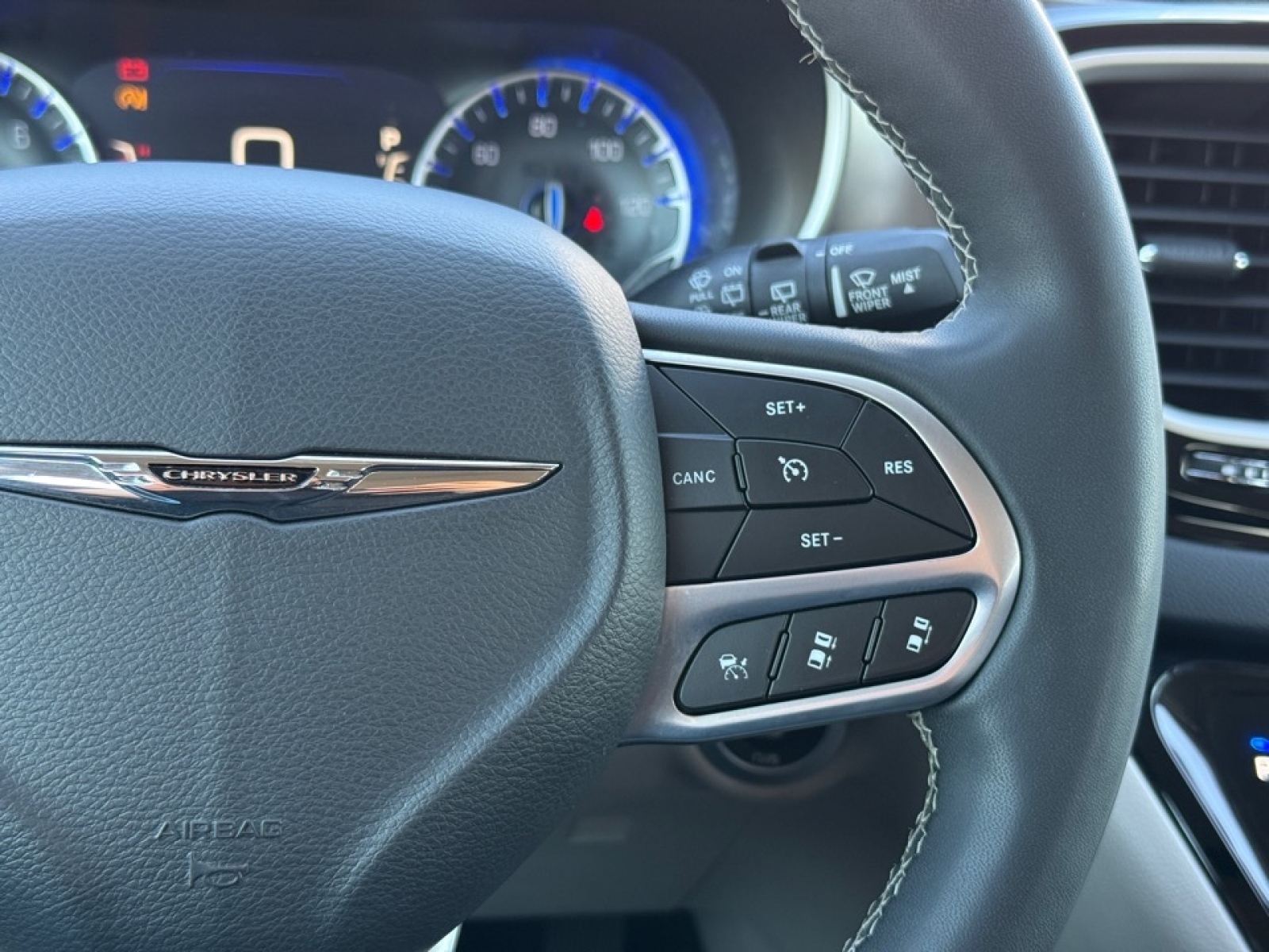 2023 Chrysler Pacifica Touring L, 39532, Photo