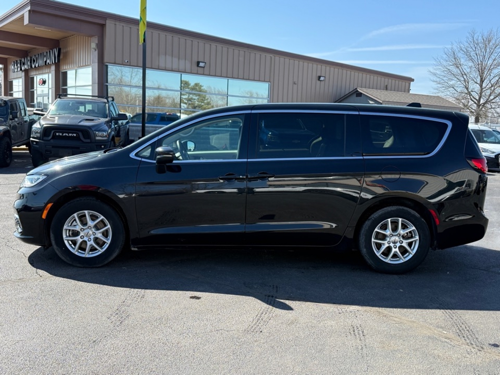 2023 Chrysler Pacifica Touring L, 39532, Photo