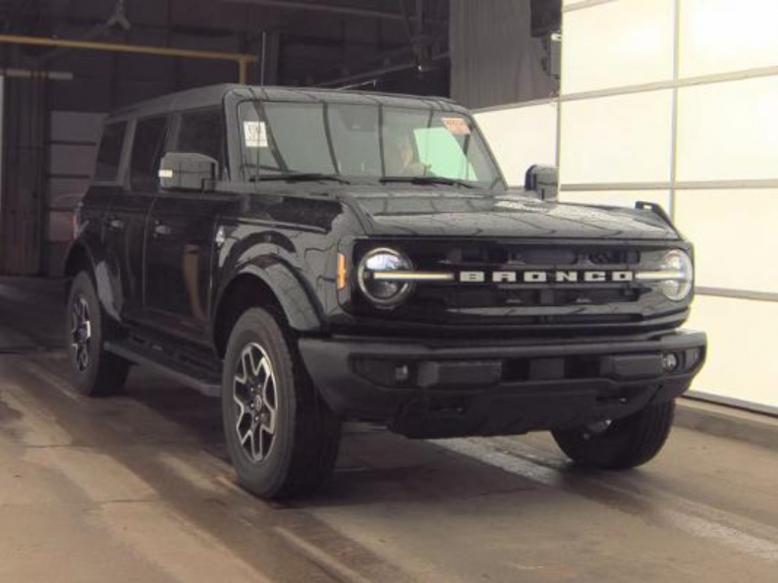 2023 Ford Bronco Outer Banks, 39866, Photo