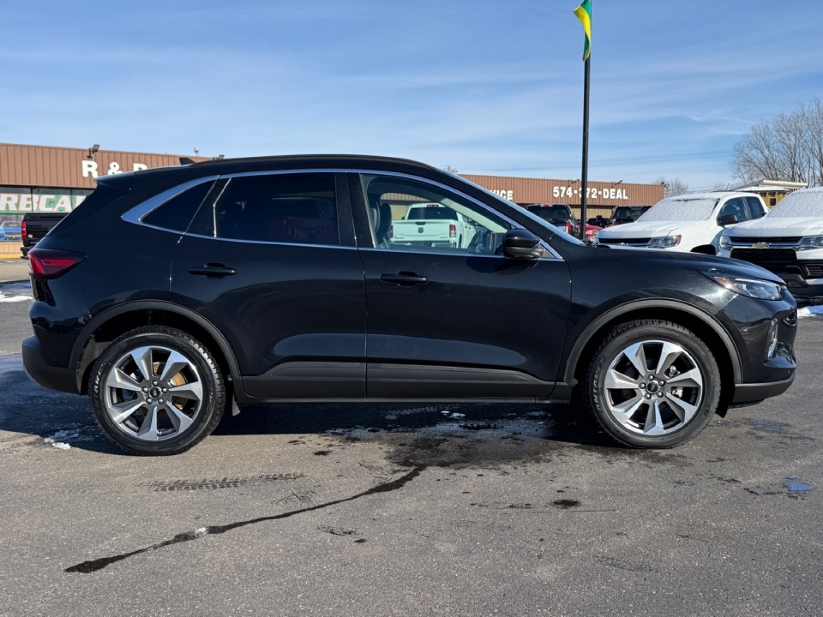 2023 Ford Escape Platinum, 39269, Photo