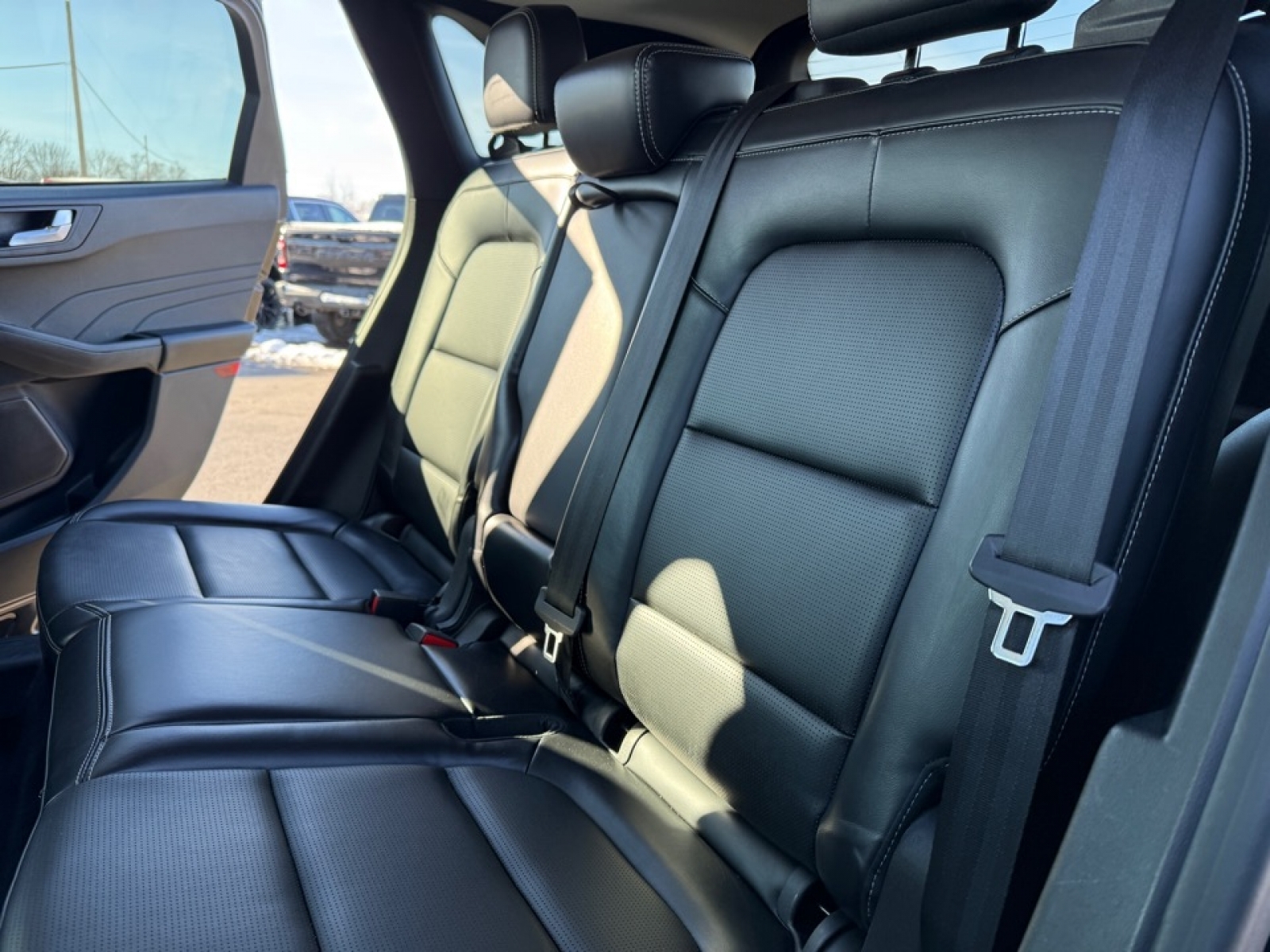 2023 Ford Escape Platinum, 39269, Photo