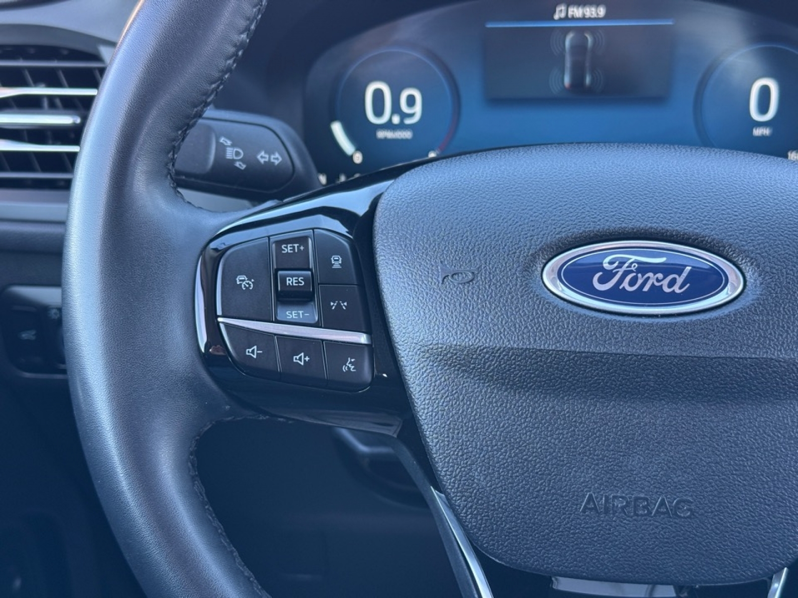 2023 Ford Escape Platinum, 39269, Photo