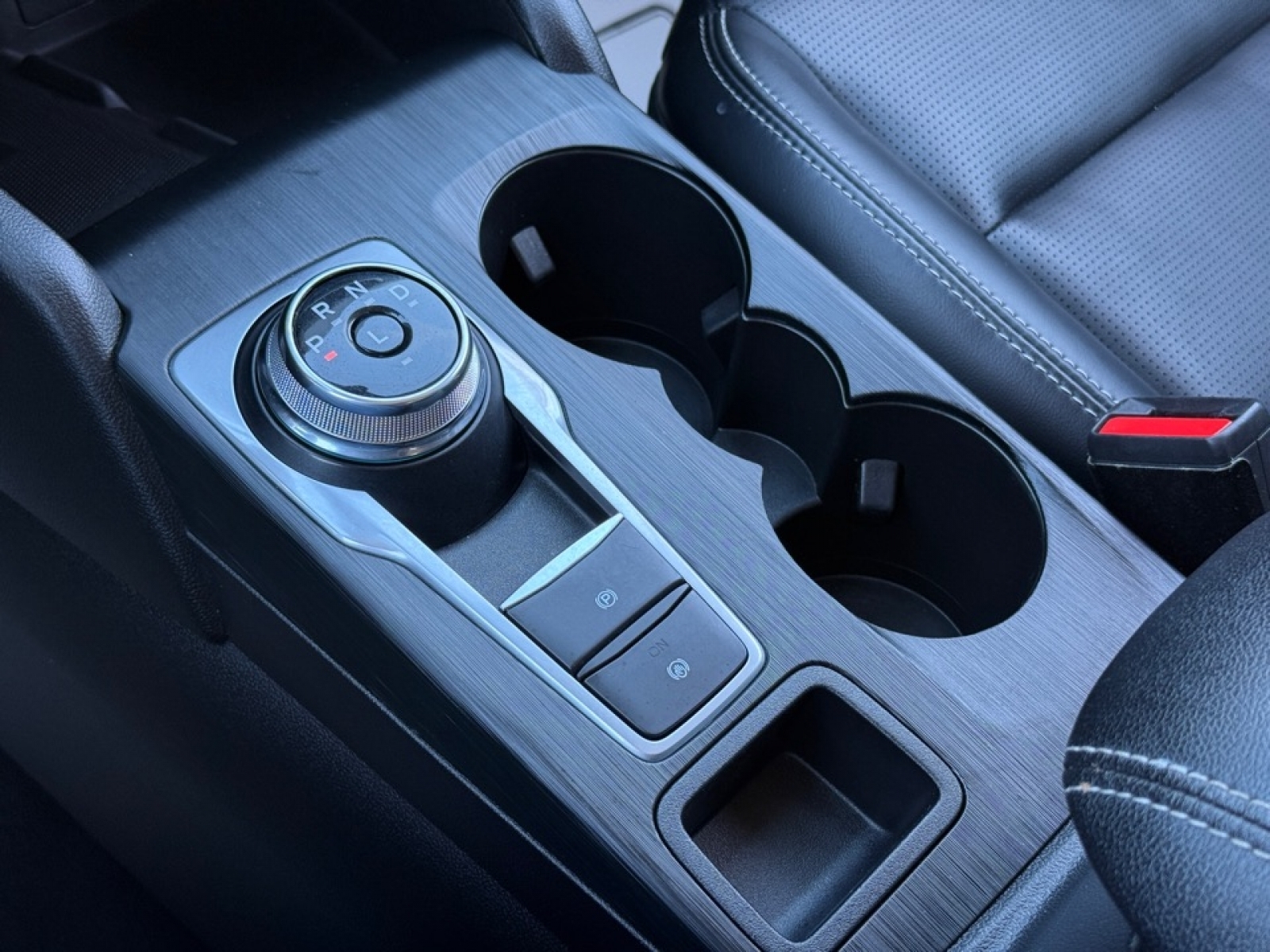 2023 Ford Escape Platinum, 39269, Photo