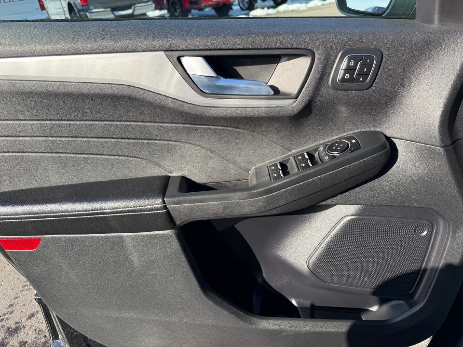 2023 Ford Escape Platinum, 39269, Photo